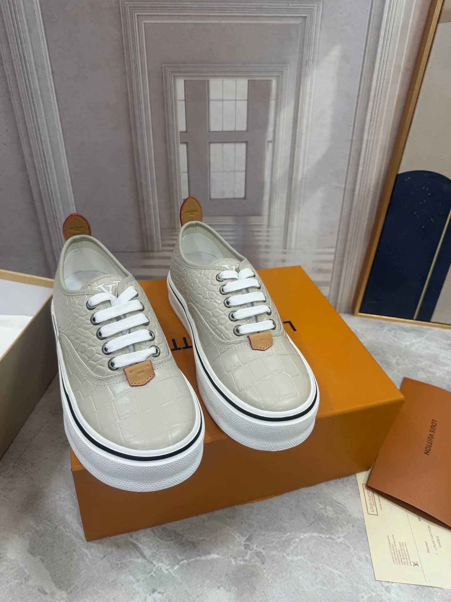 Men's Sneakers LOUIS VUITTON 18190062