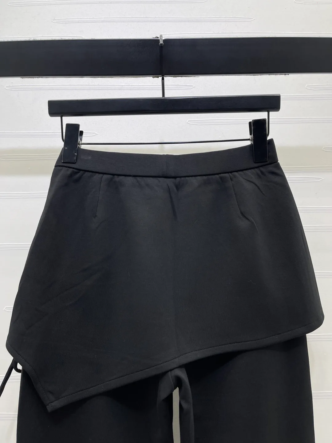 Women's Trousers SAINT LAURENT 18437175