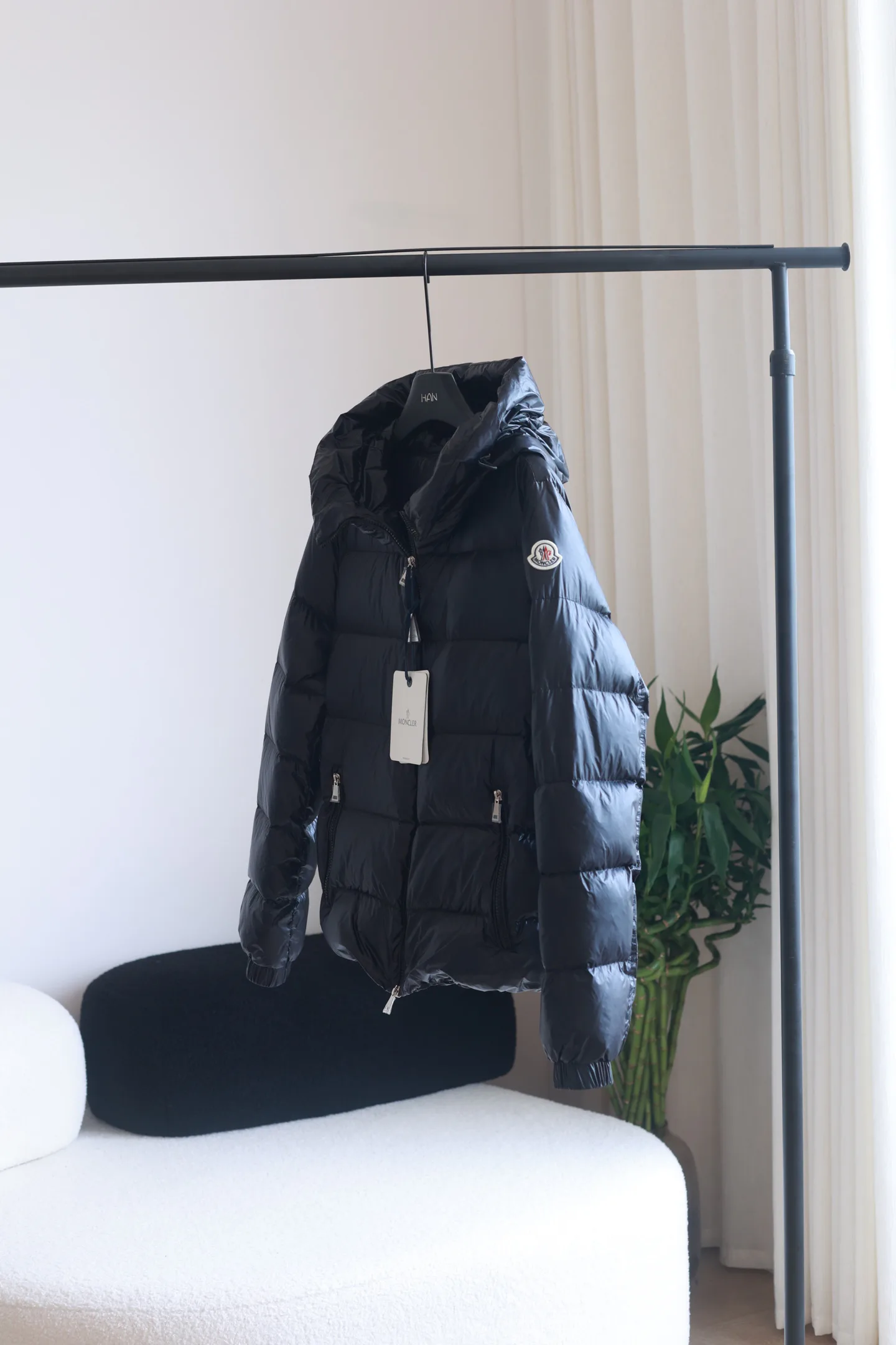 Women's Jackets And Down Jackets MONCLER 18184489