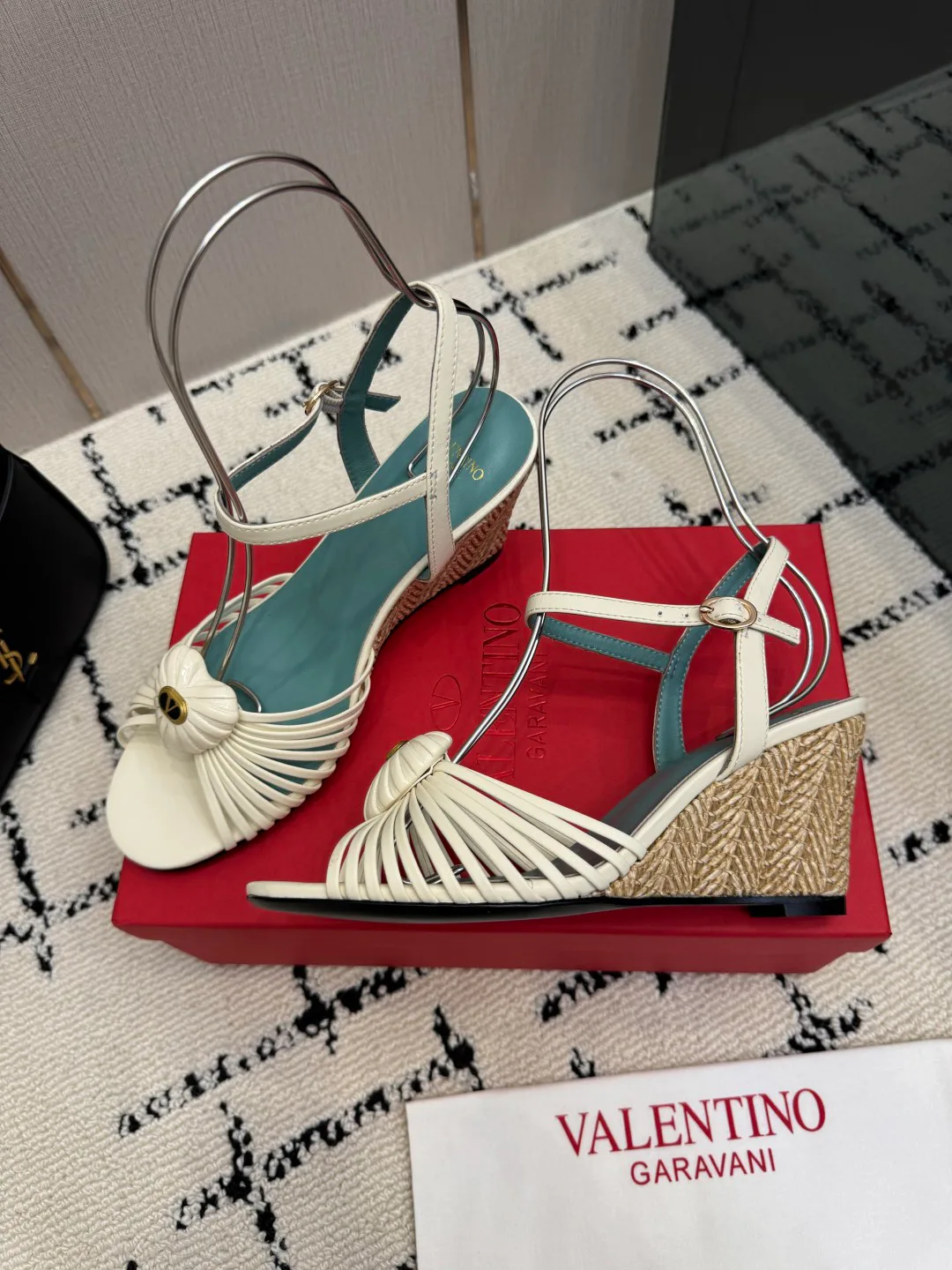 Women's Open-Toe Sandals VALENTINO 18049001
