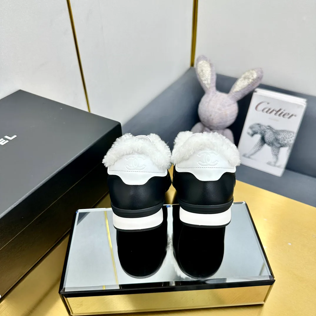 Women's Sneakers CHANEL 17949091