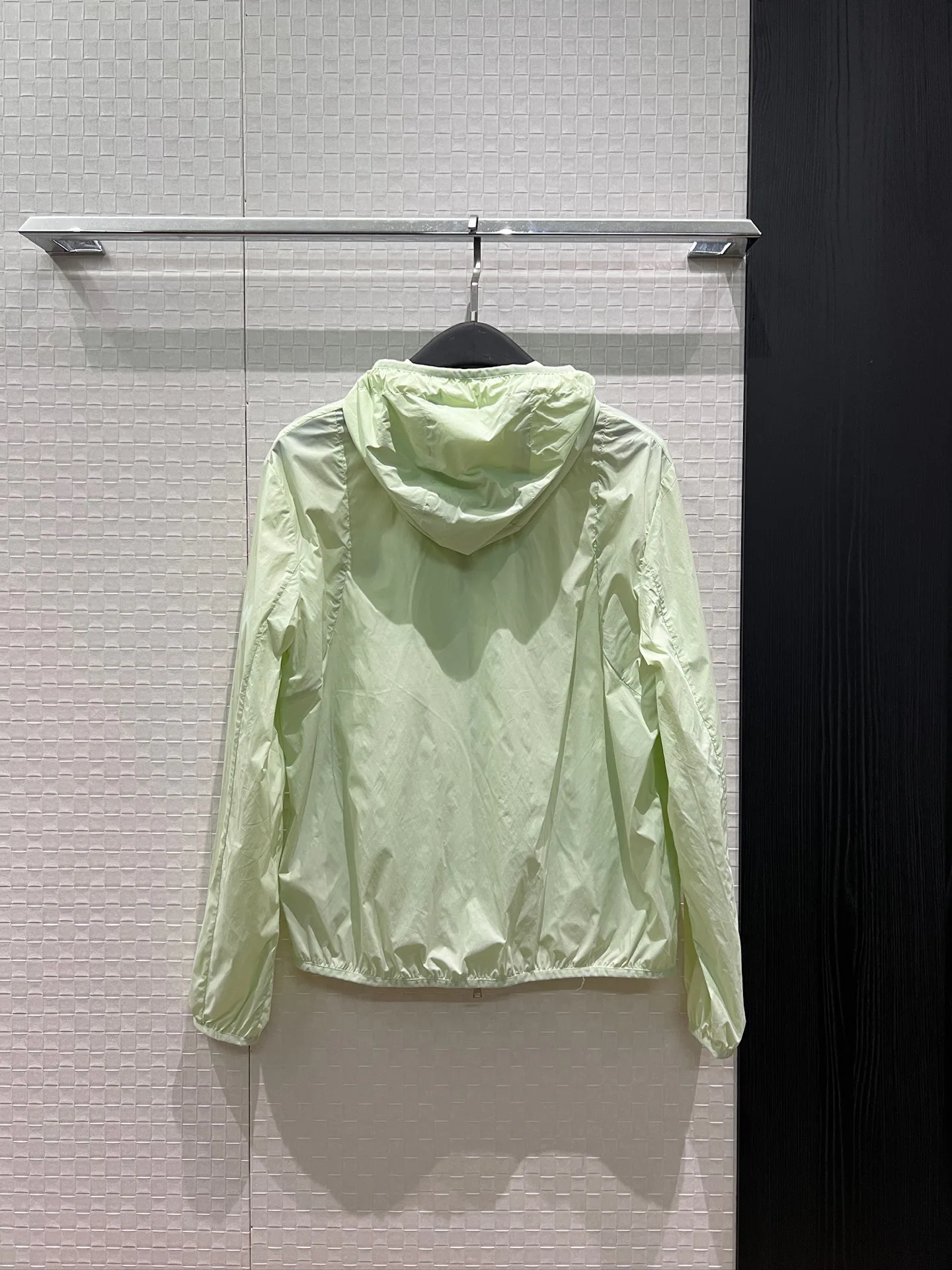 Women's Jackets And Down Jackets MONCLER 17278304