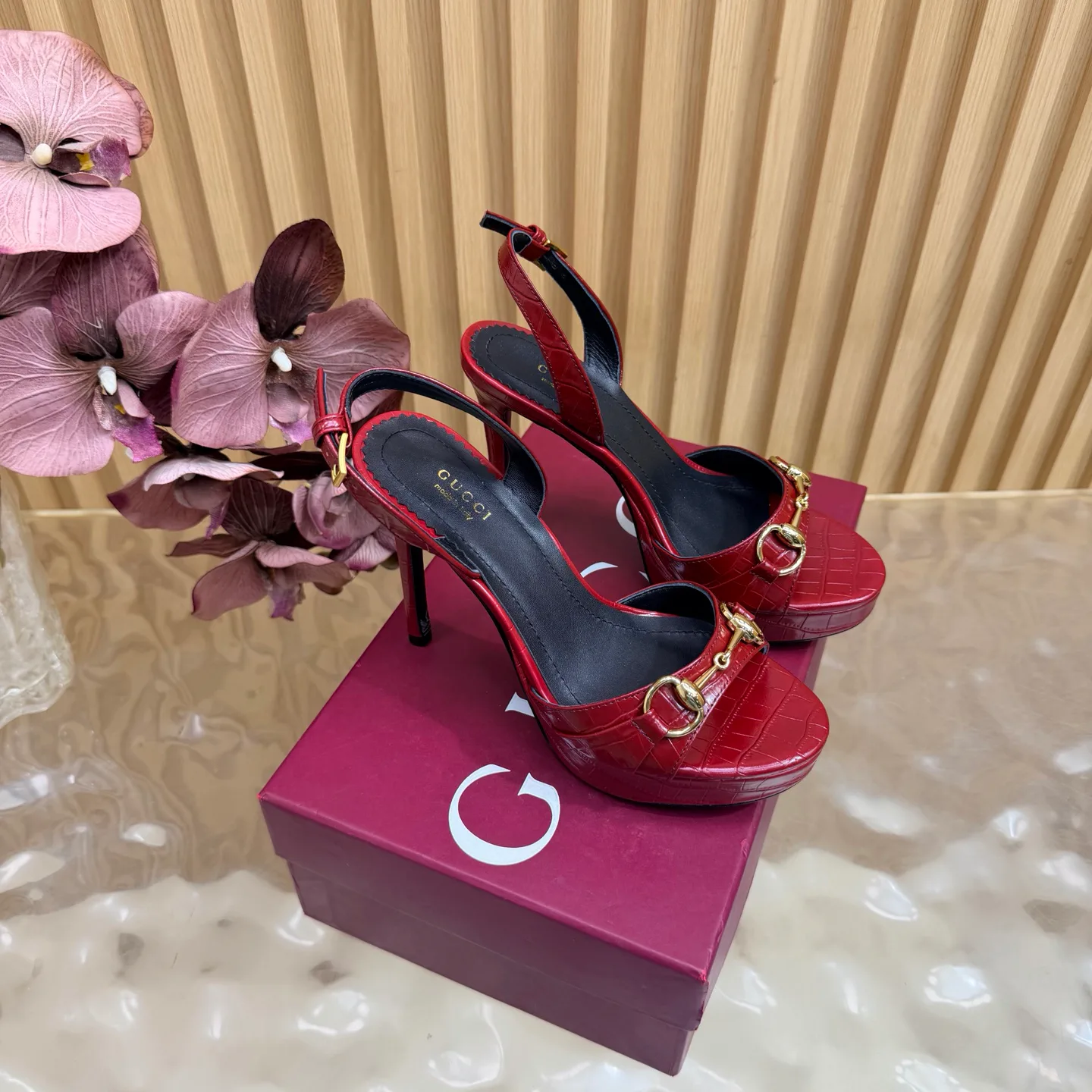 Women's Open-Toe Sandals GUCCI 17467487