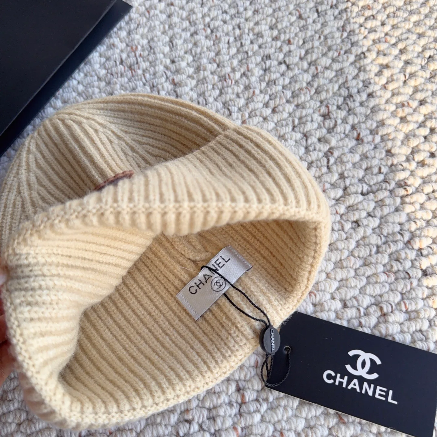 Hats CHANEL 18450124