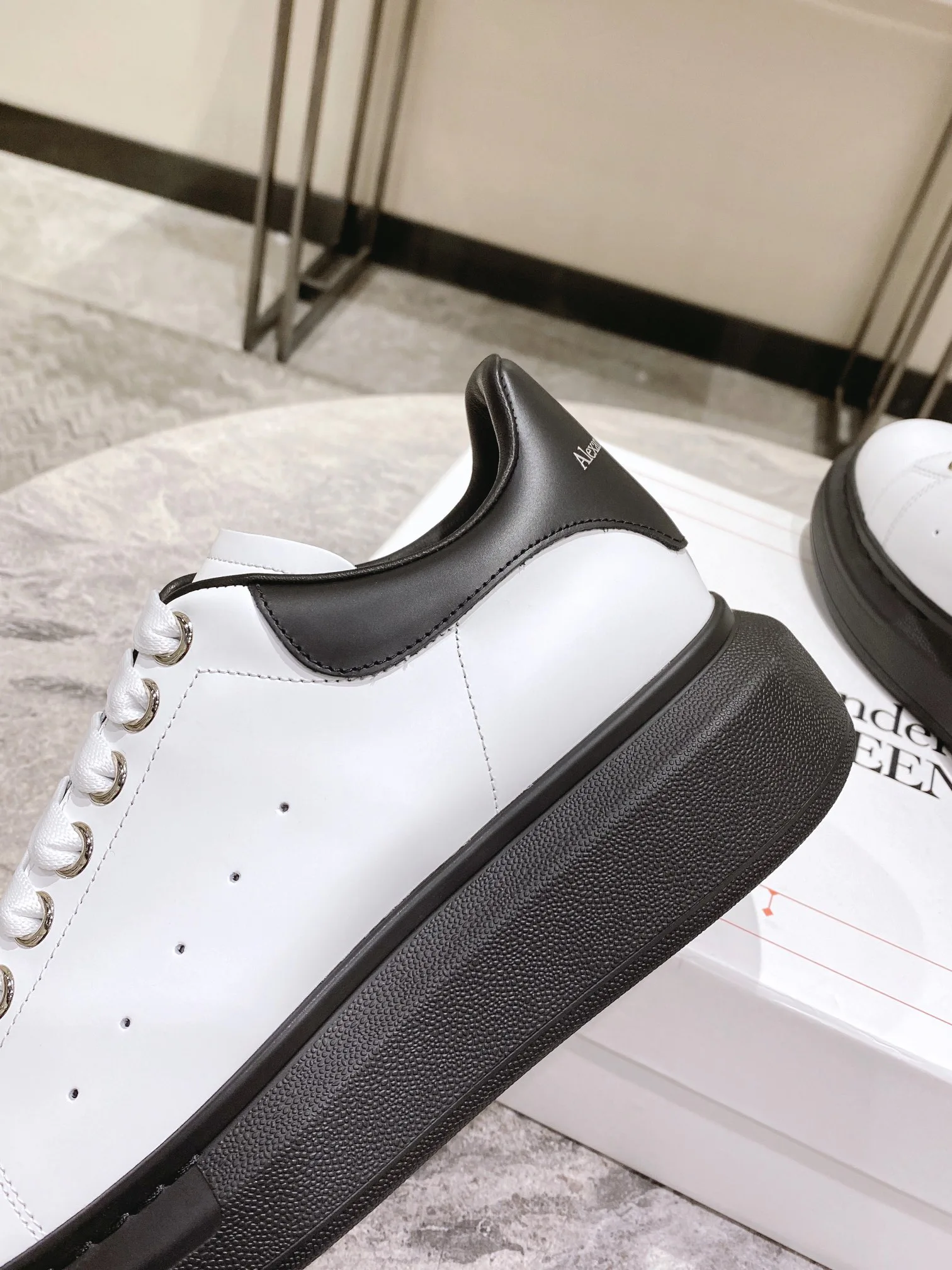 Women's Sneakers ALEXANDER MCQUEEN 18373669