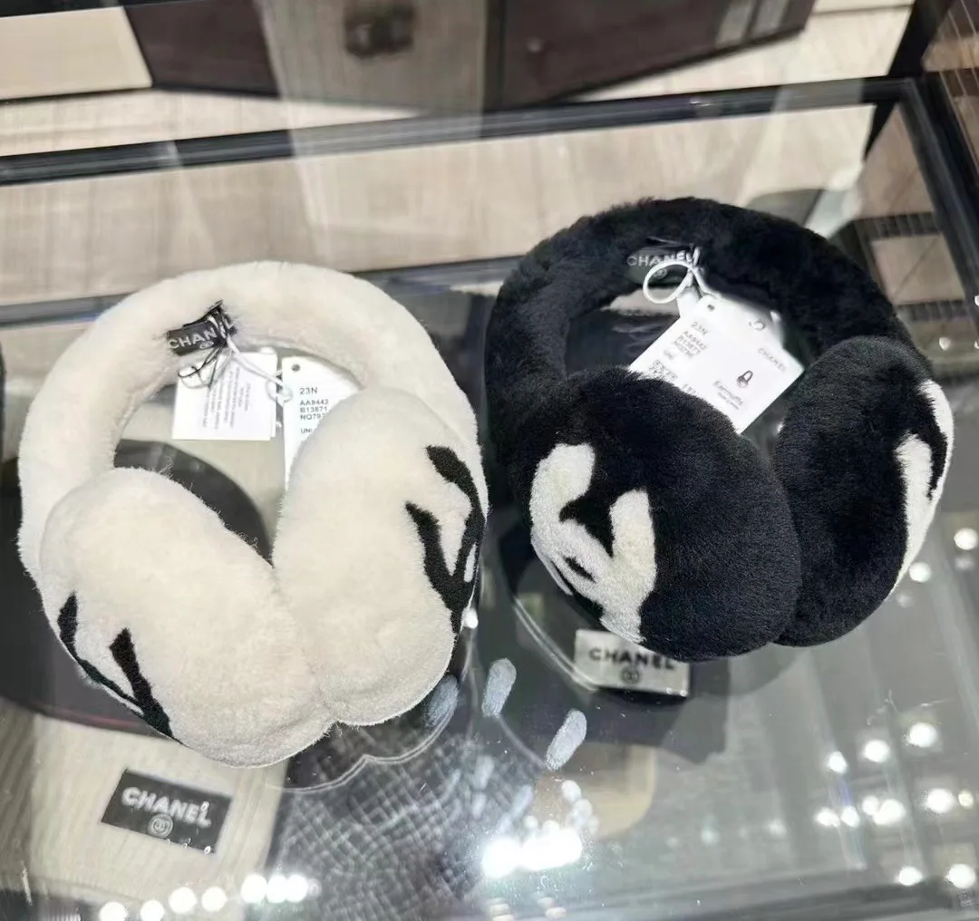 Hats CHANEL 18347697