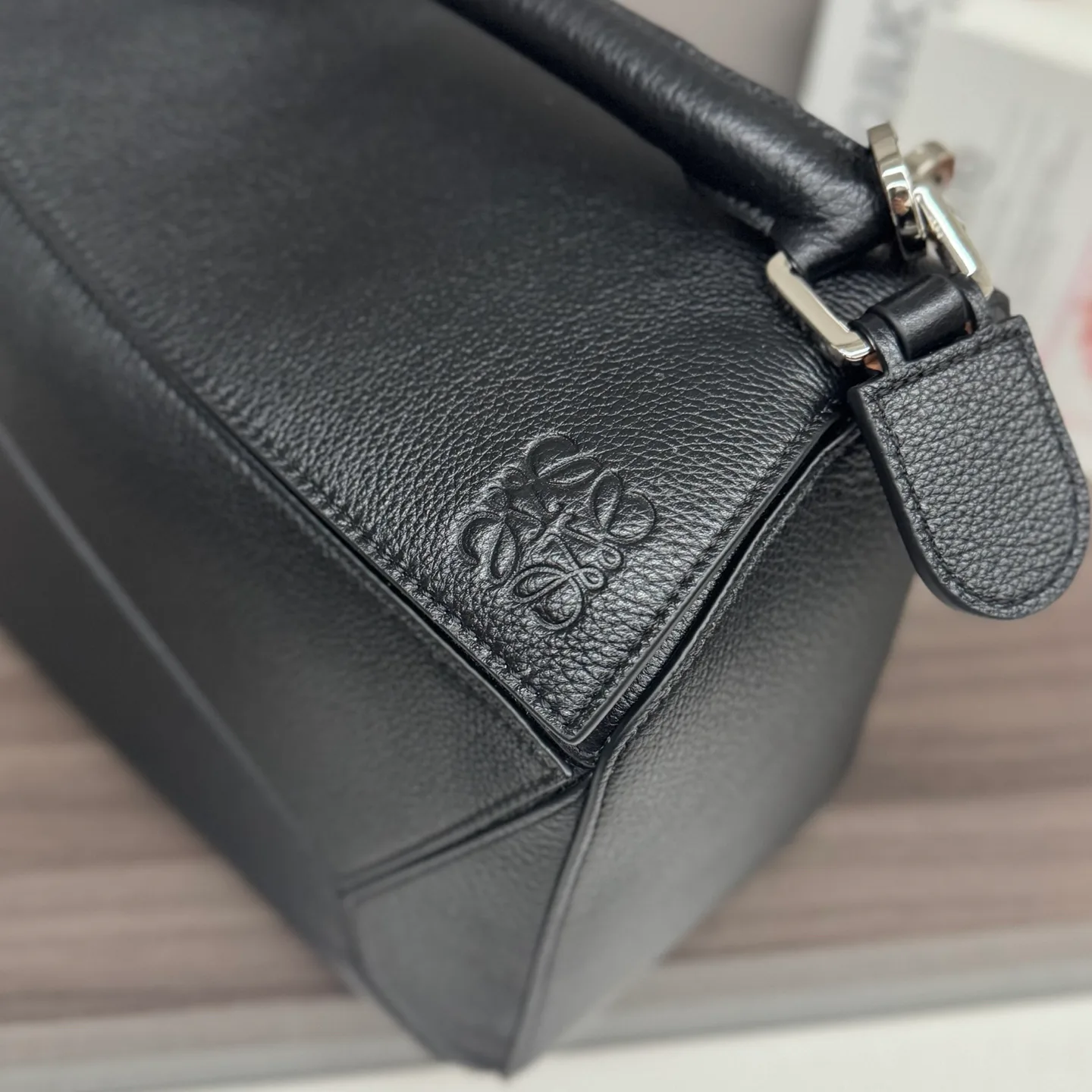 Women's Classic Handbags LOEWE 18030336