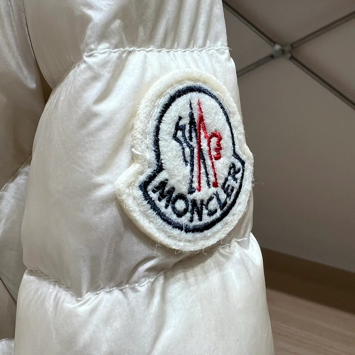 Women's Jackets And Down Jackets MONCLER 17812071