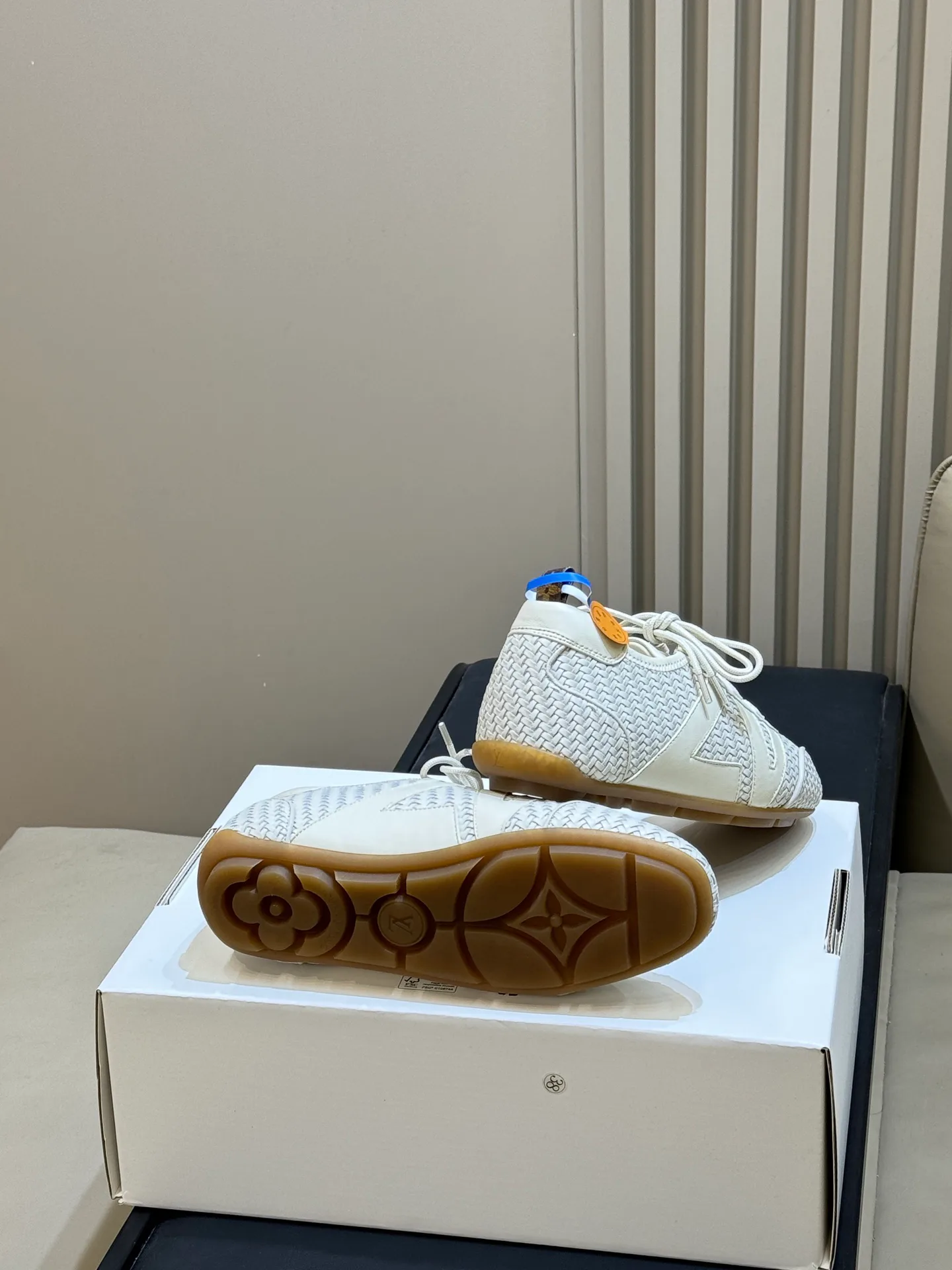 Women's Sneakers LOUIS VUITTON 18072953