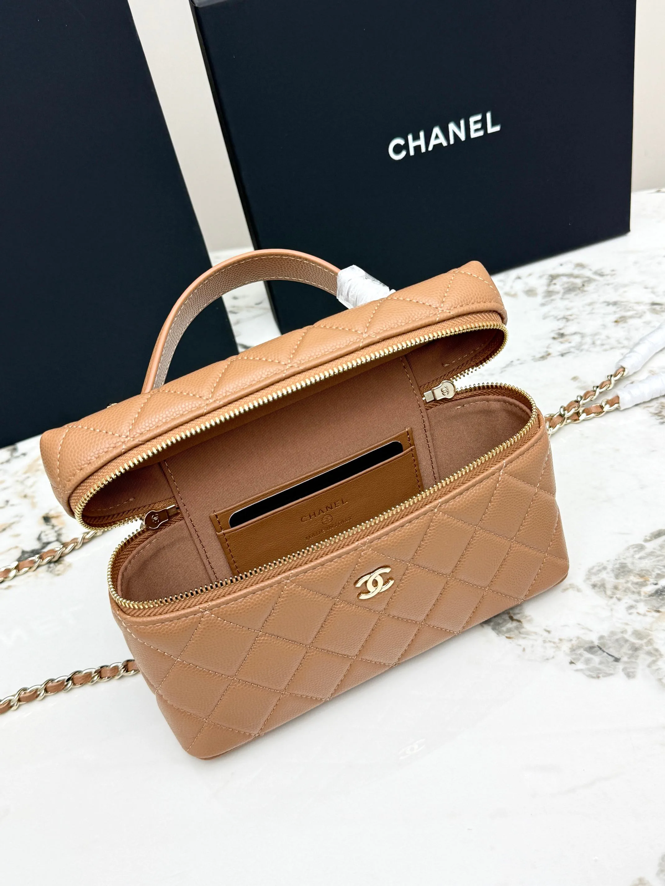 Women's Classic Handbags CHANEL 17949112