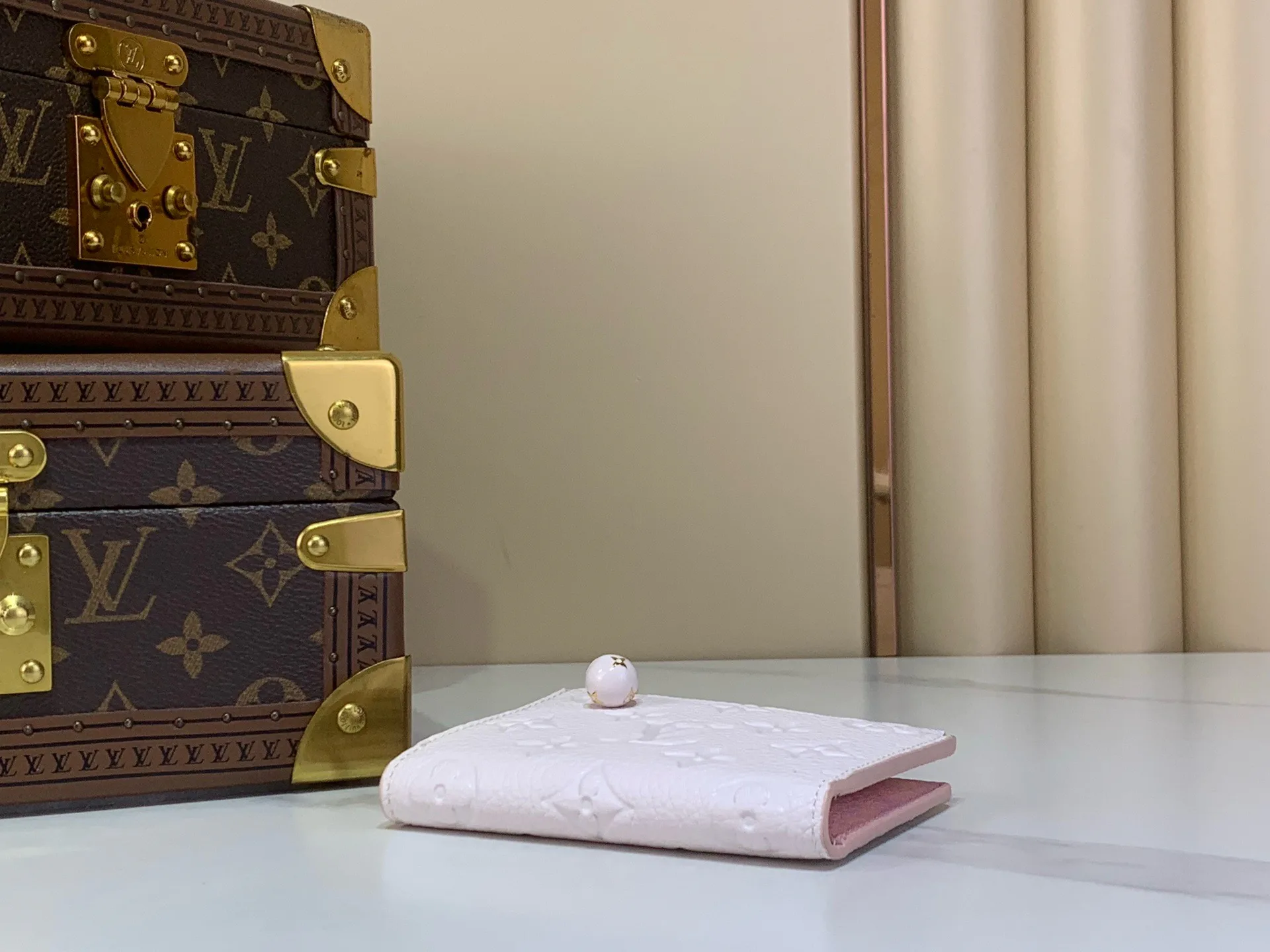 Women's Clutches LOUIS VUITTON 17499374