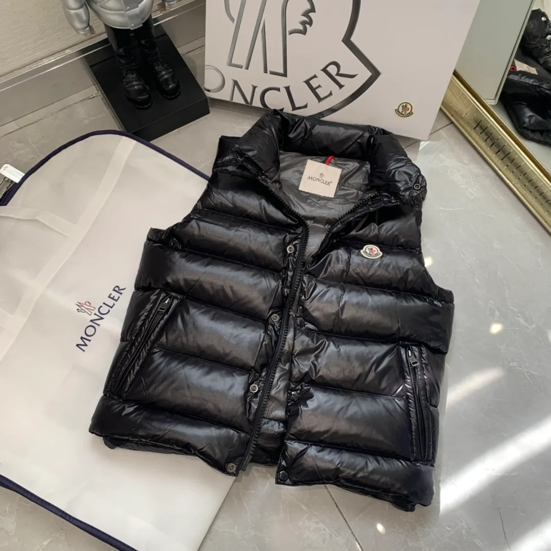 Men's Vests MONCLER 18029844