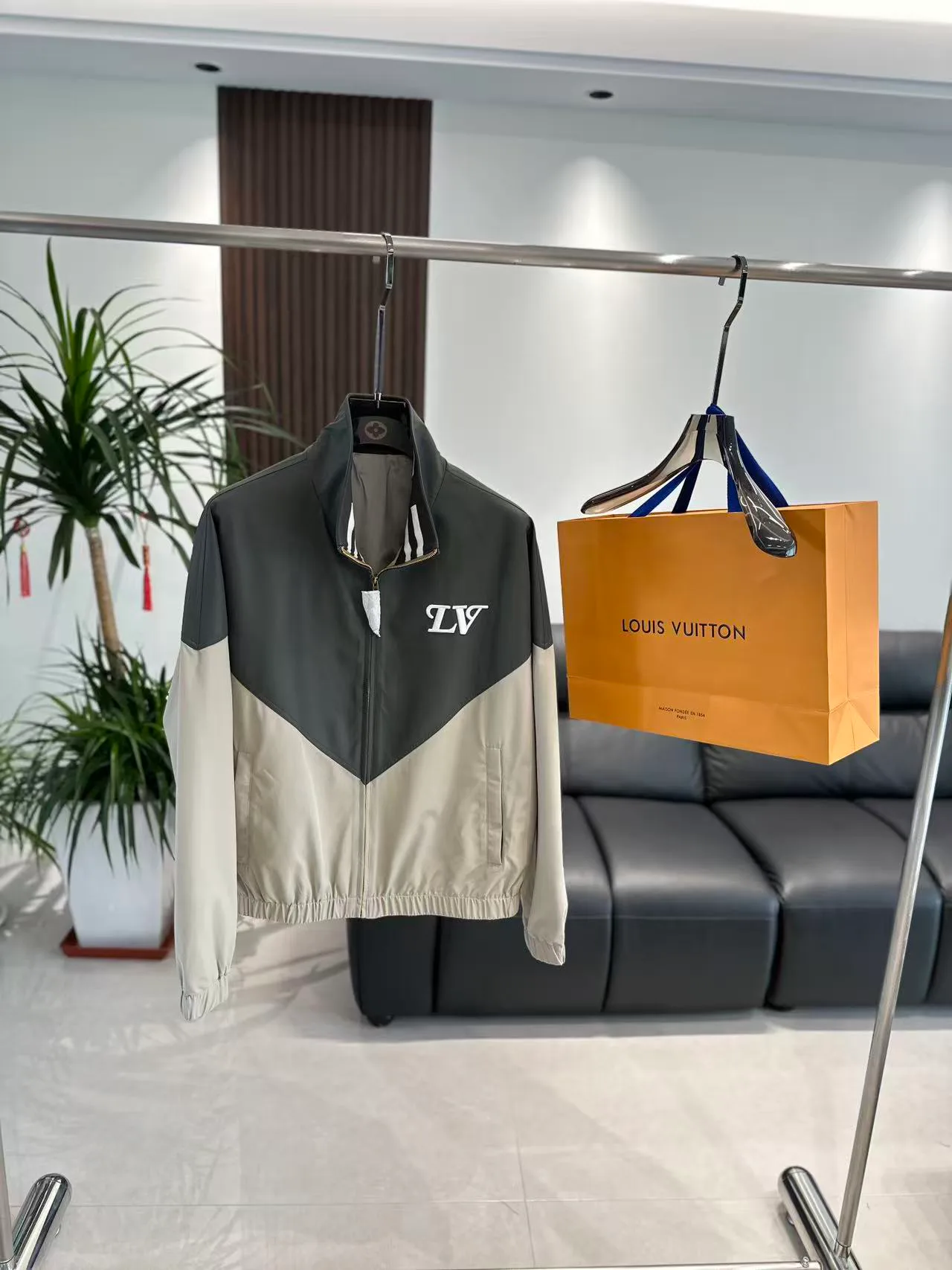 Men's Jackets And Down Jackets LOUIS VUITTON 18140225
