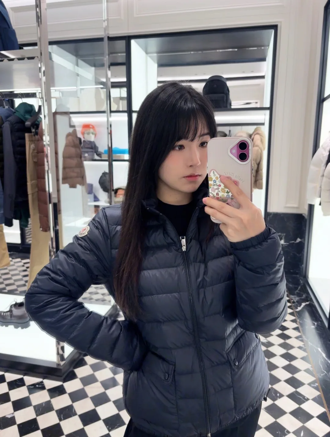Women's Jackets And Down Jackets MONCLER 18213382