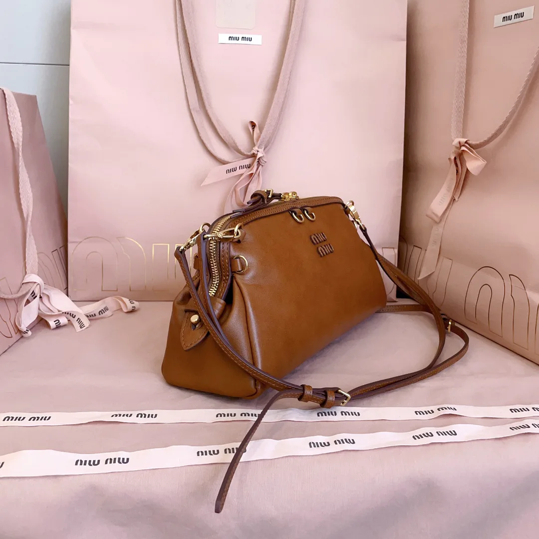 Классические Сумки Женские Miu Miu 18602505