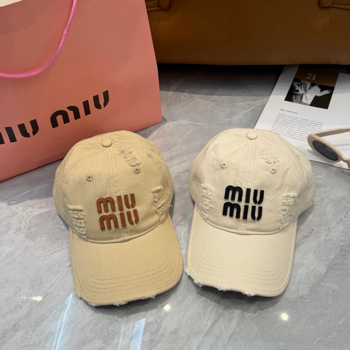 Hats MIU MIU 16853103