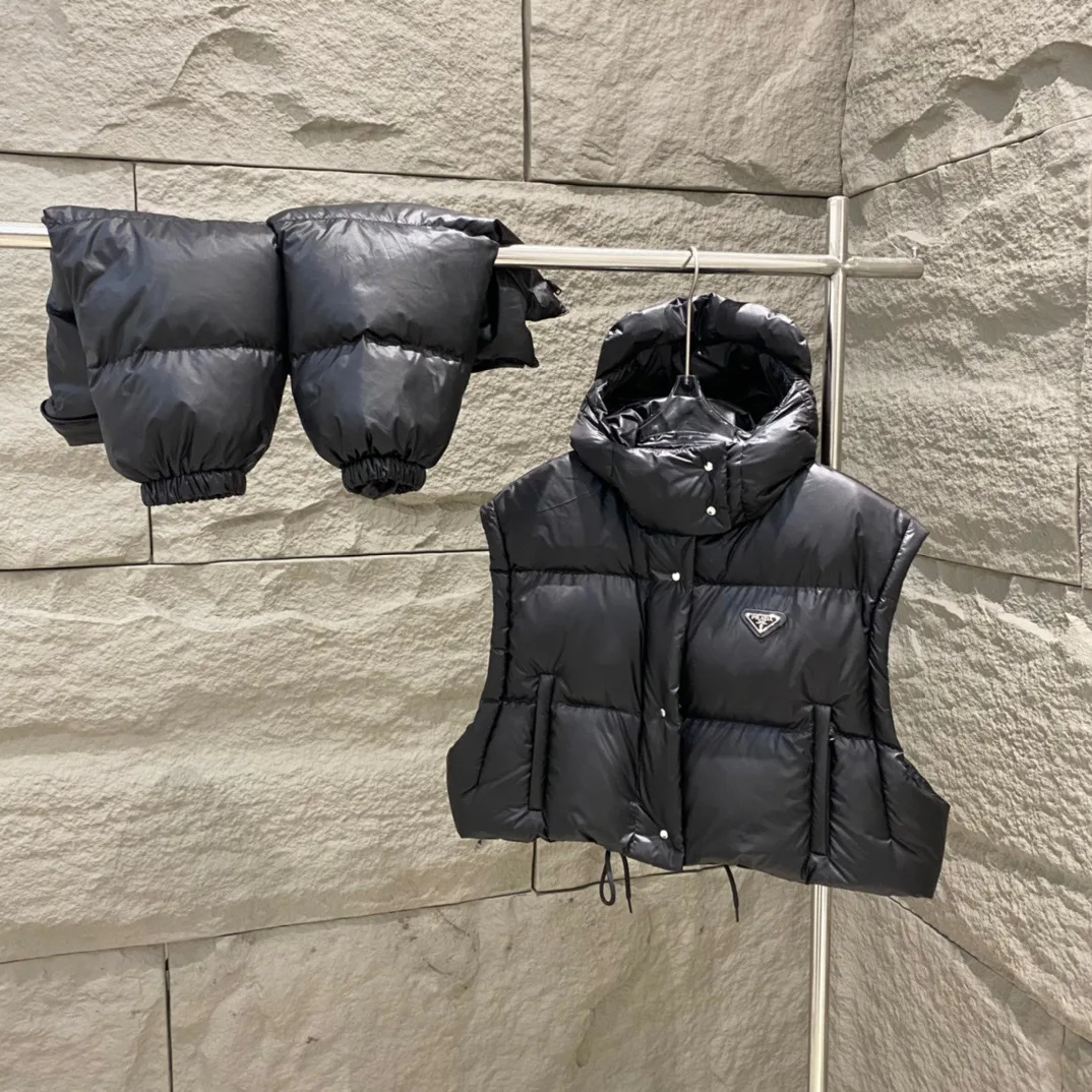 Women's Jackets And Down Jackets PRADA 18111797