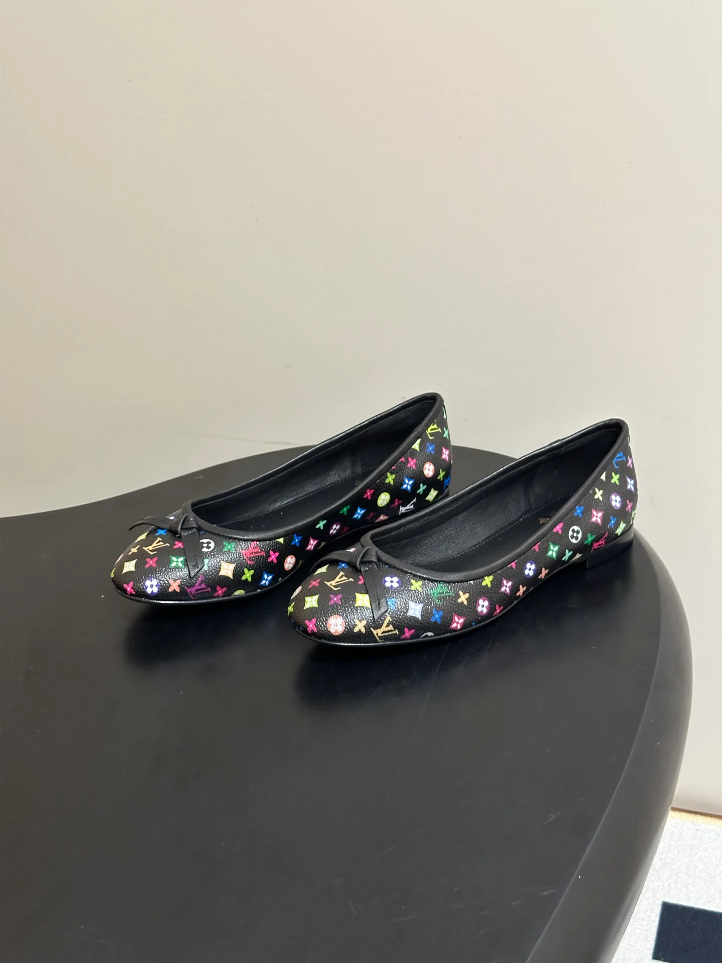 Women's Ballet Flats LOUIS VUITTON 18049409