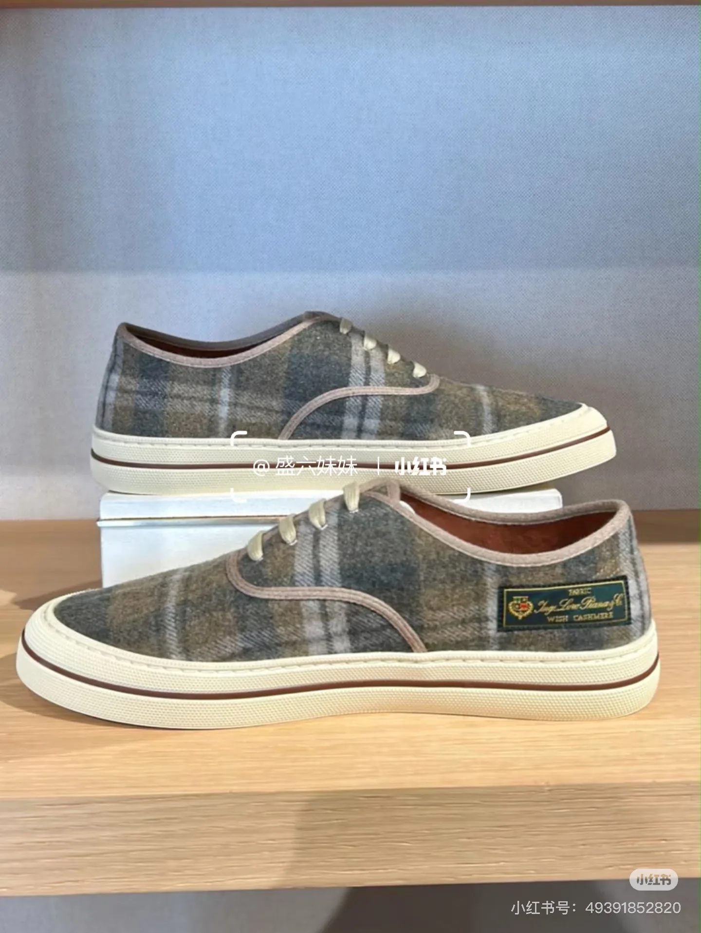 Women's Sneakers LORO PIANA 18258094