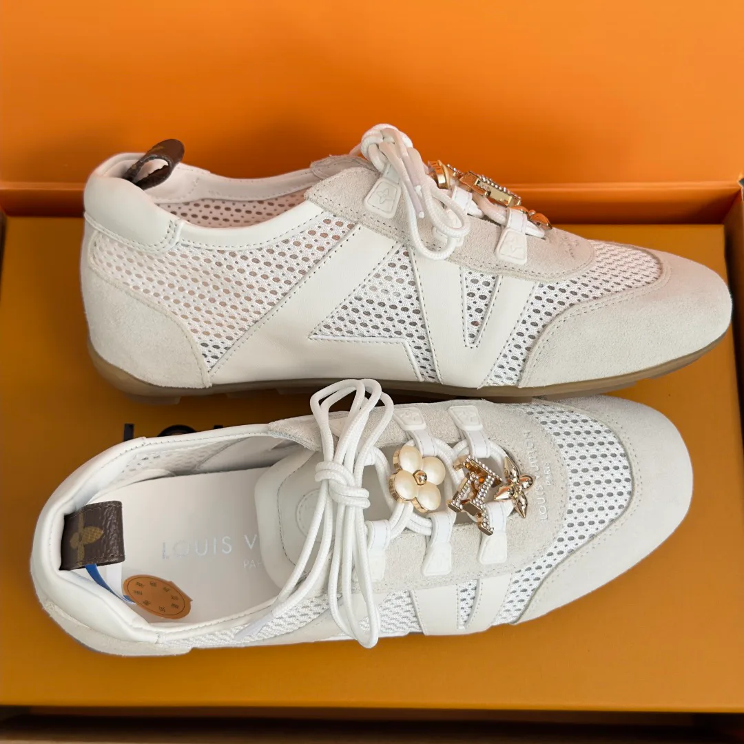 Women's Sneakers LOUIS VUITTON 17950620
