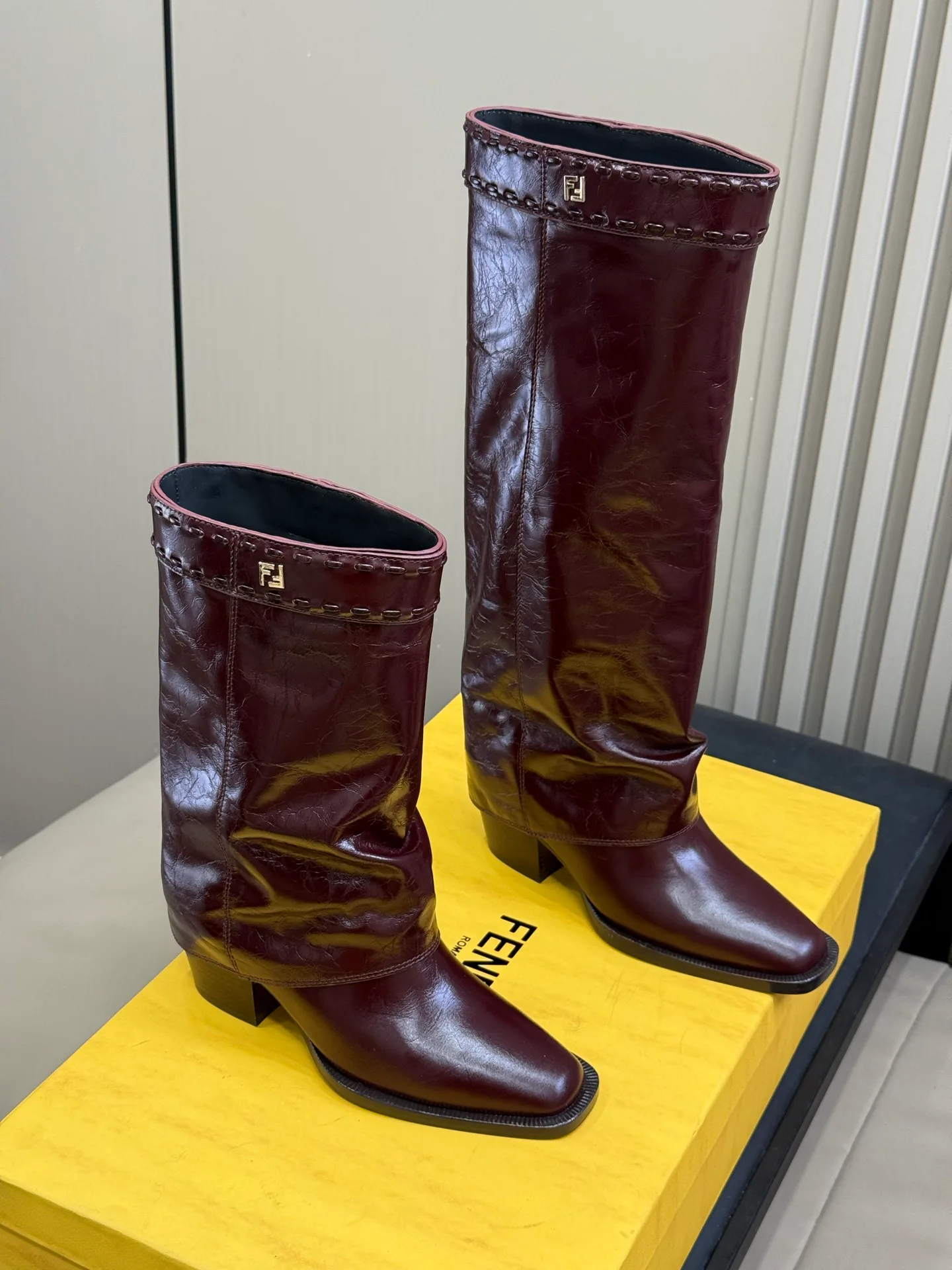 Women's Boots FENDI 18370131