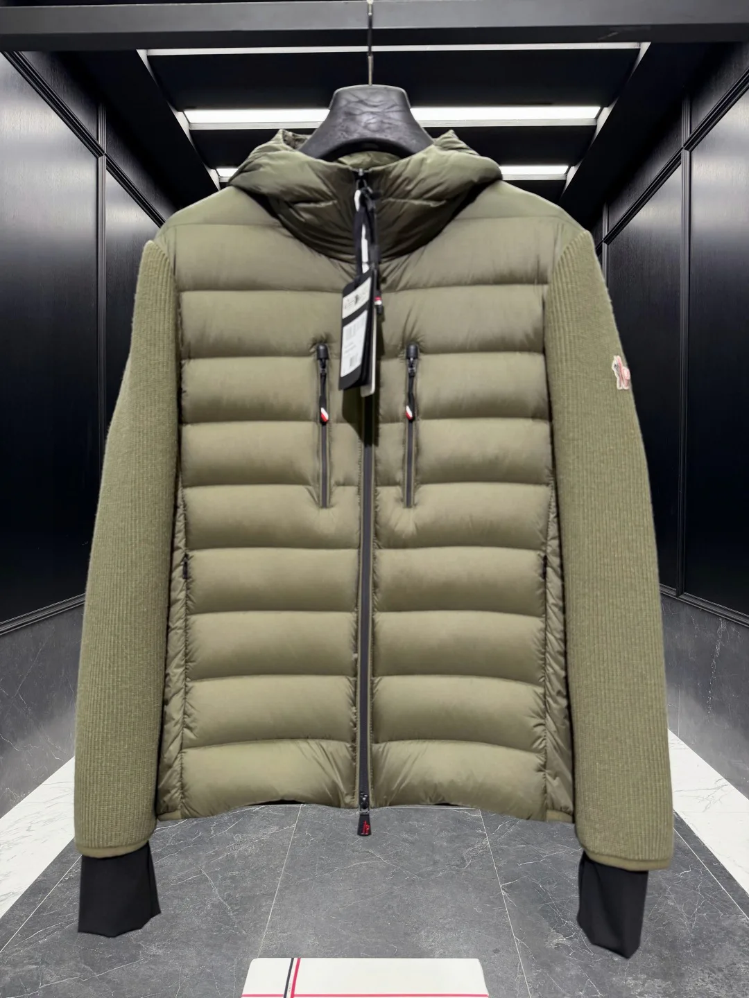 Men's Jackets And Down Jackets MONCLER 18416861