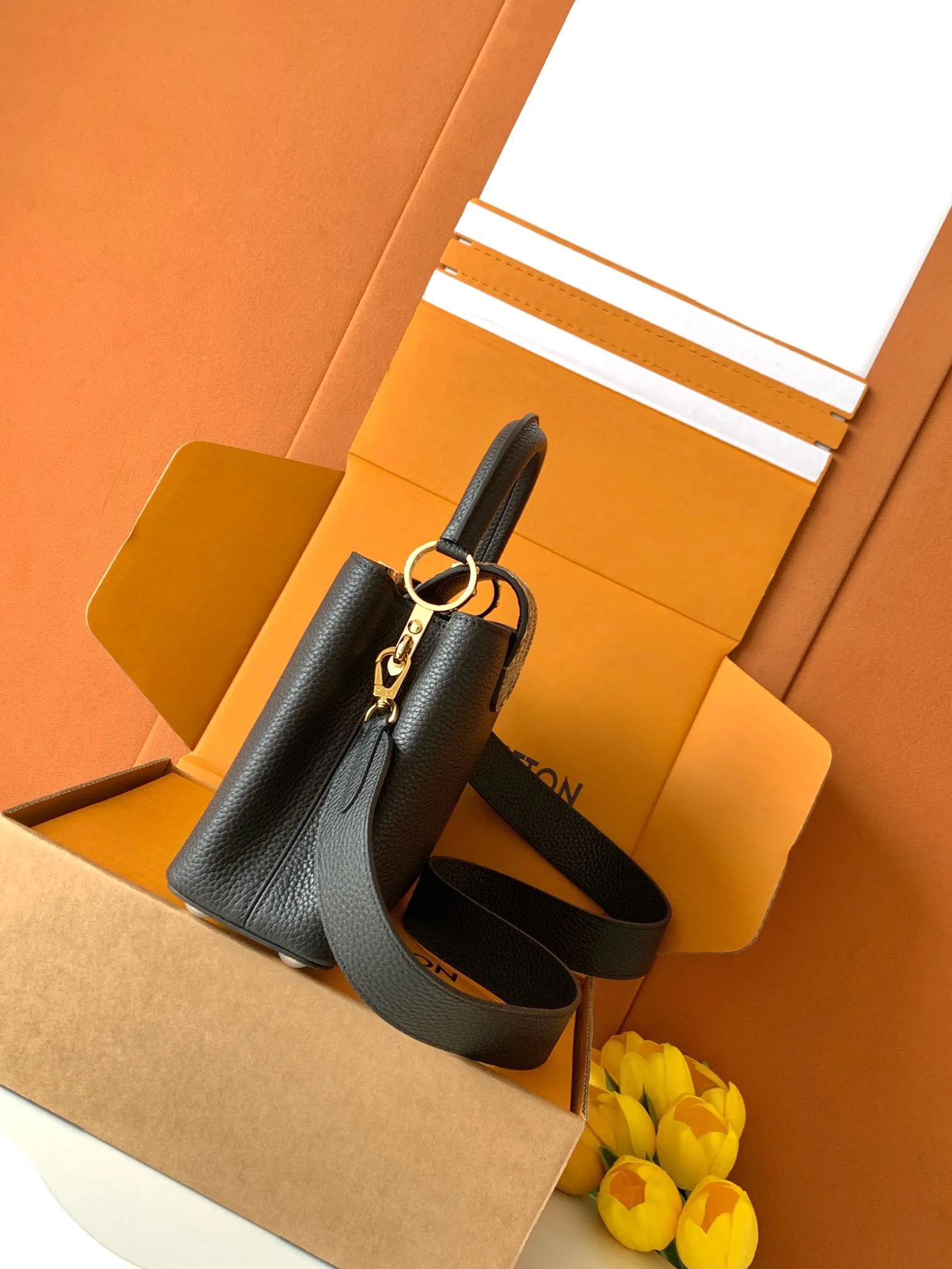 Women's Classic Handbags LOUIS VUITTON 18520989