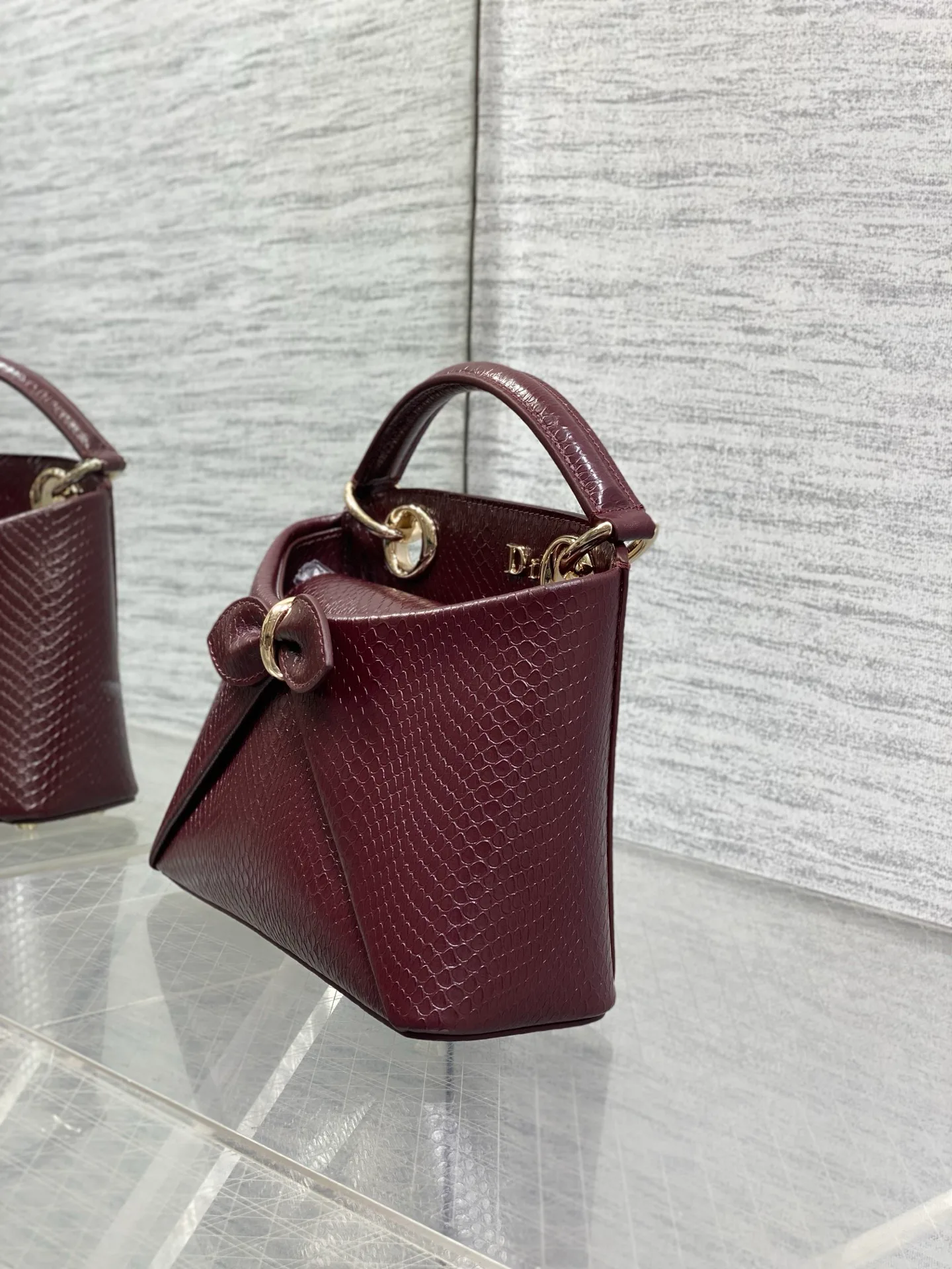Классические Сумки Женские Christian Dior 18646307