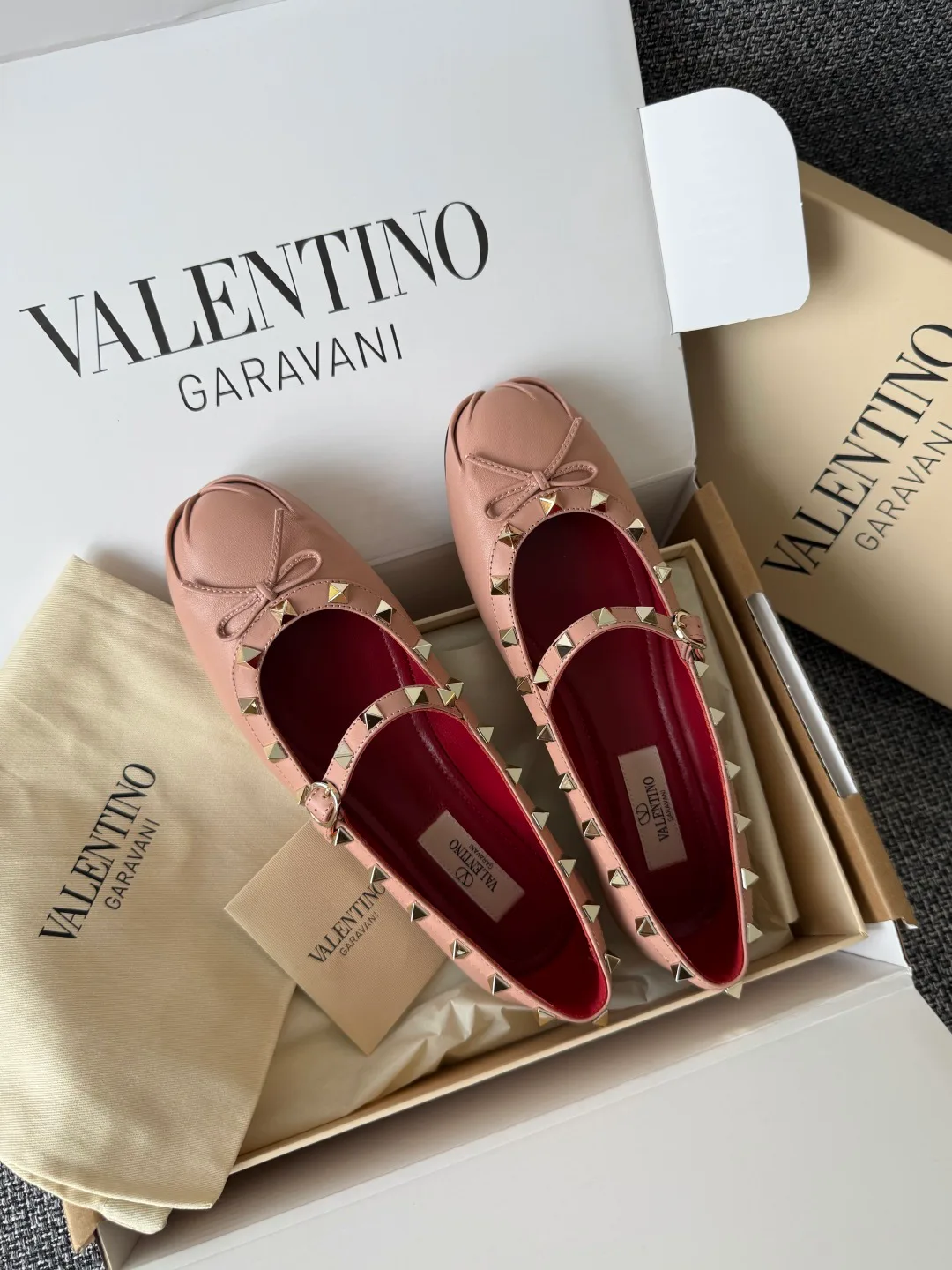 Women's Ballet Flats VALENTINO 18243752