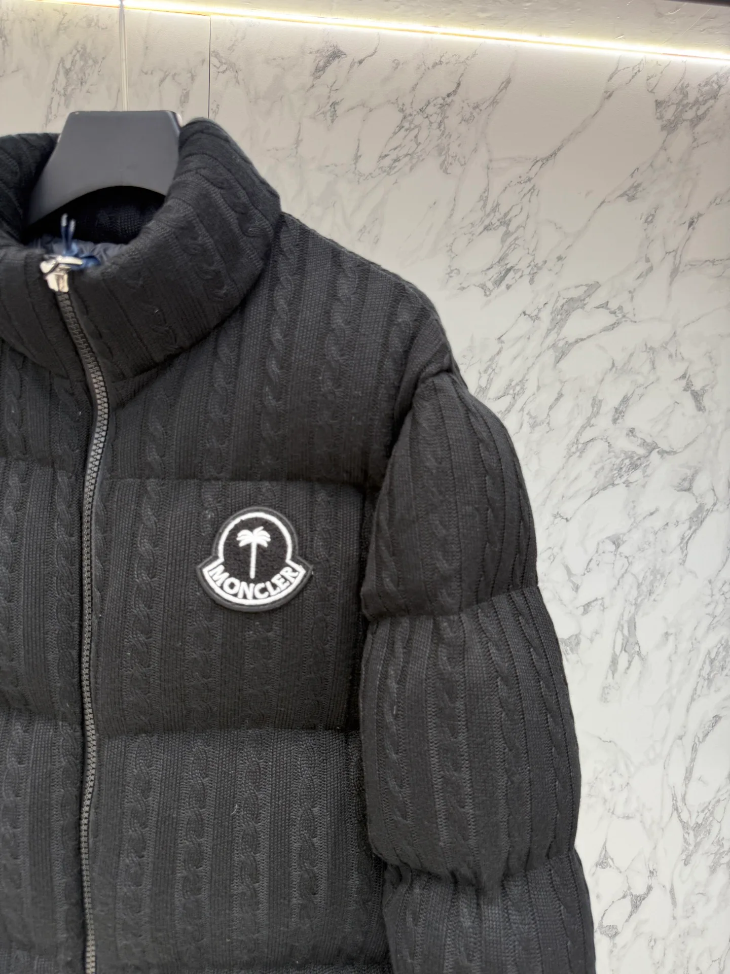 Men's Jackets And Down Jackets MONCLER 18188652