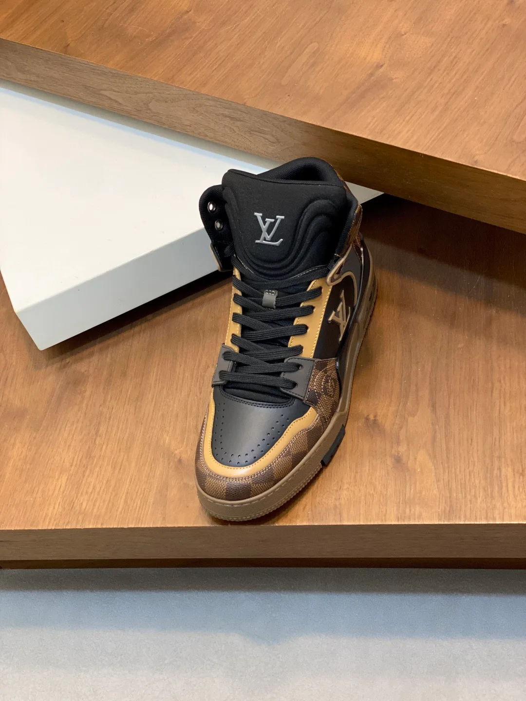 Men's Sneakers LOUIS VUITTON 17862442