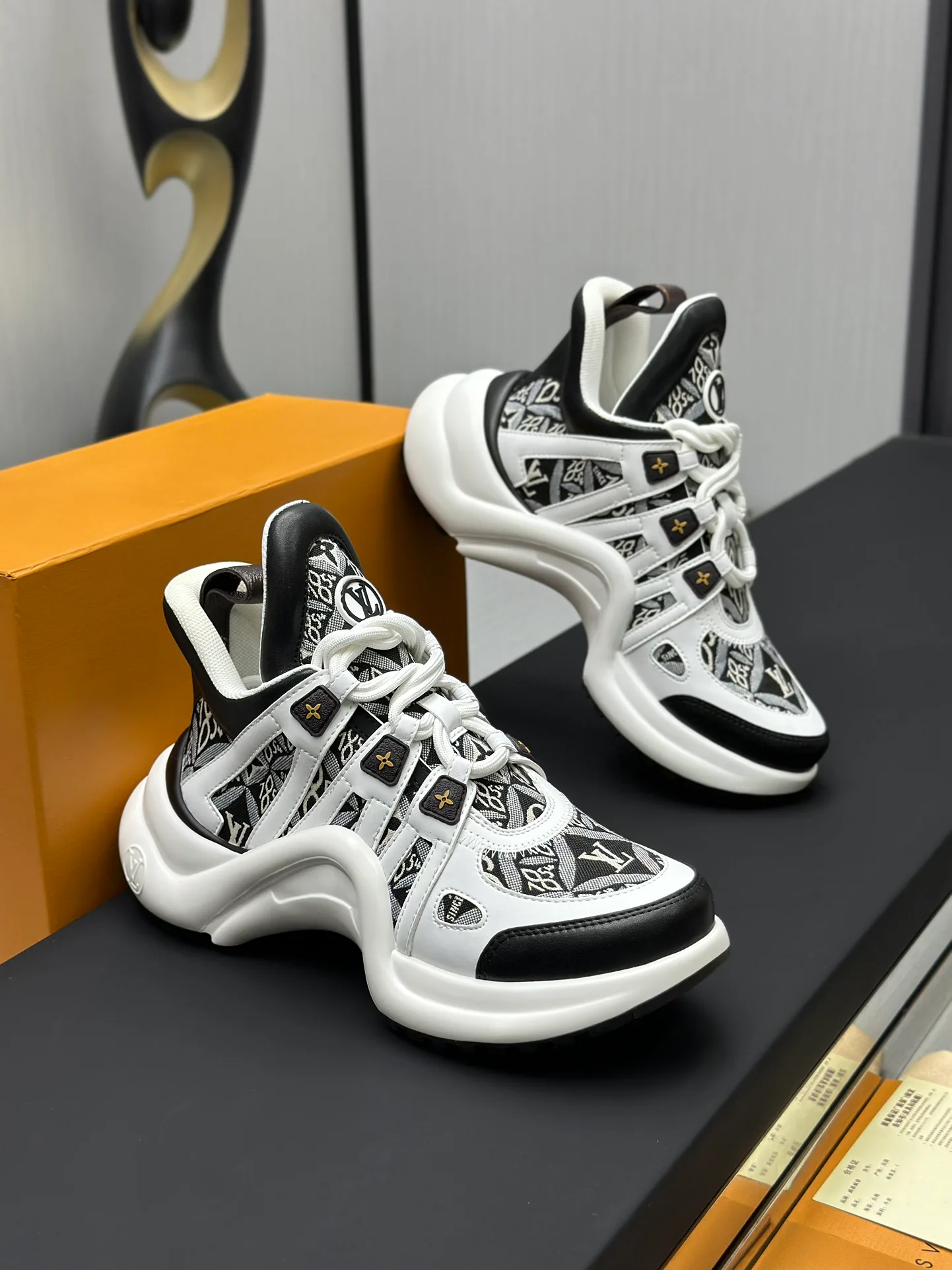 Women's Sneakers LOUIS VUITTON 18211995