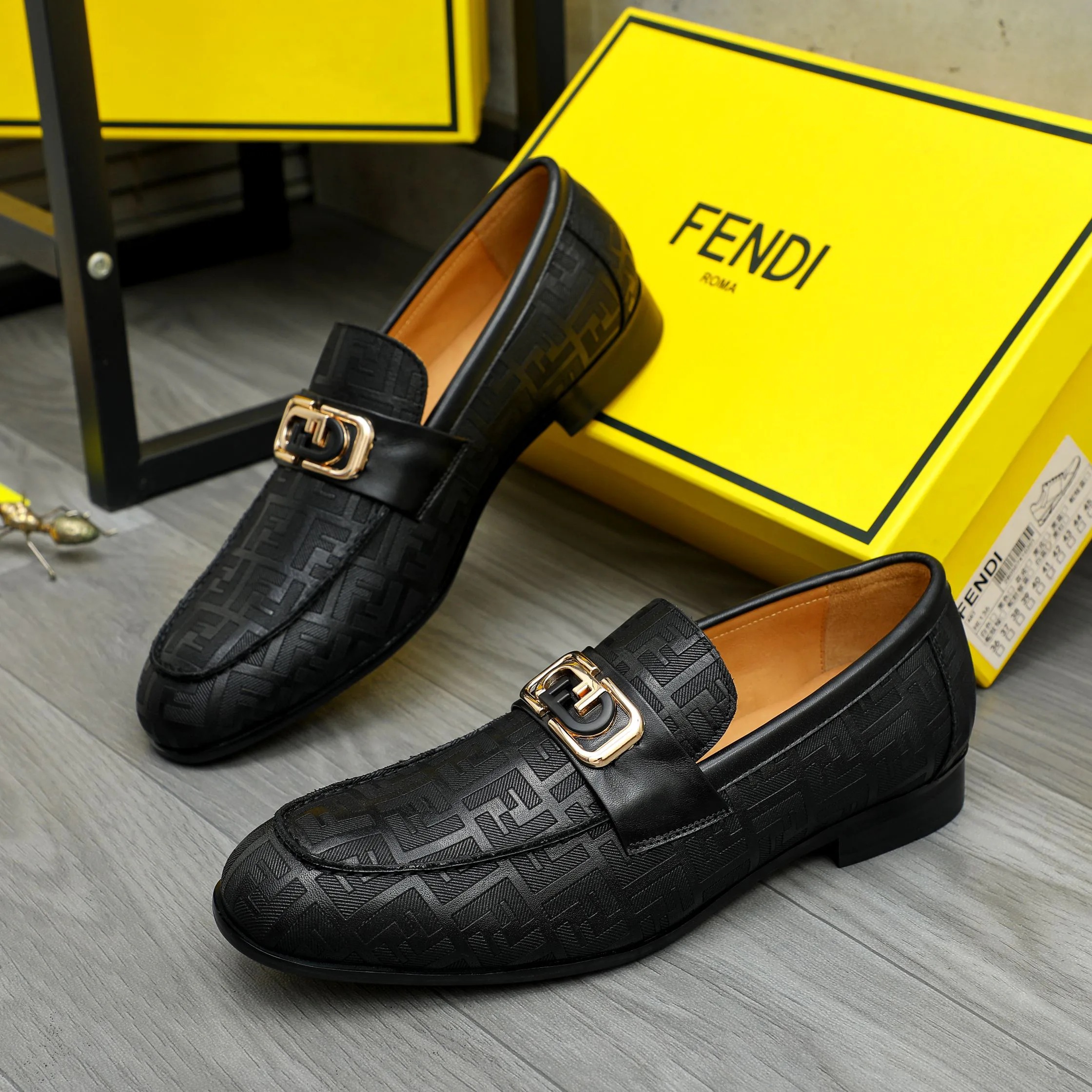 Men's Loafers And Dress Shoes FENDI 18311603