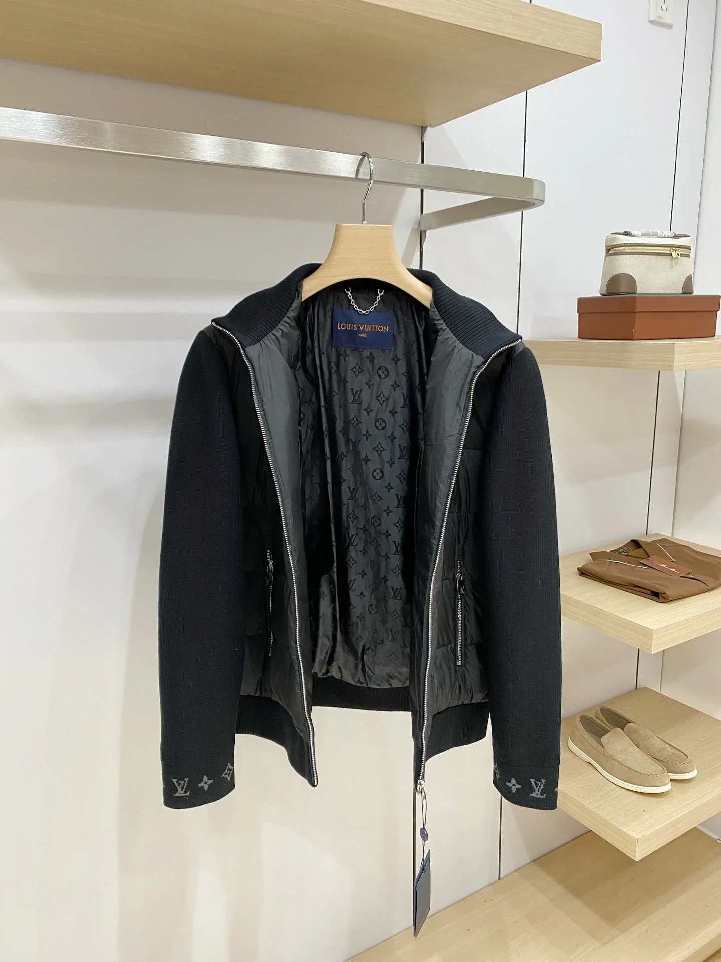 Men's Jackets And Down Jackets LOUIS VUITTON 18374654