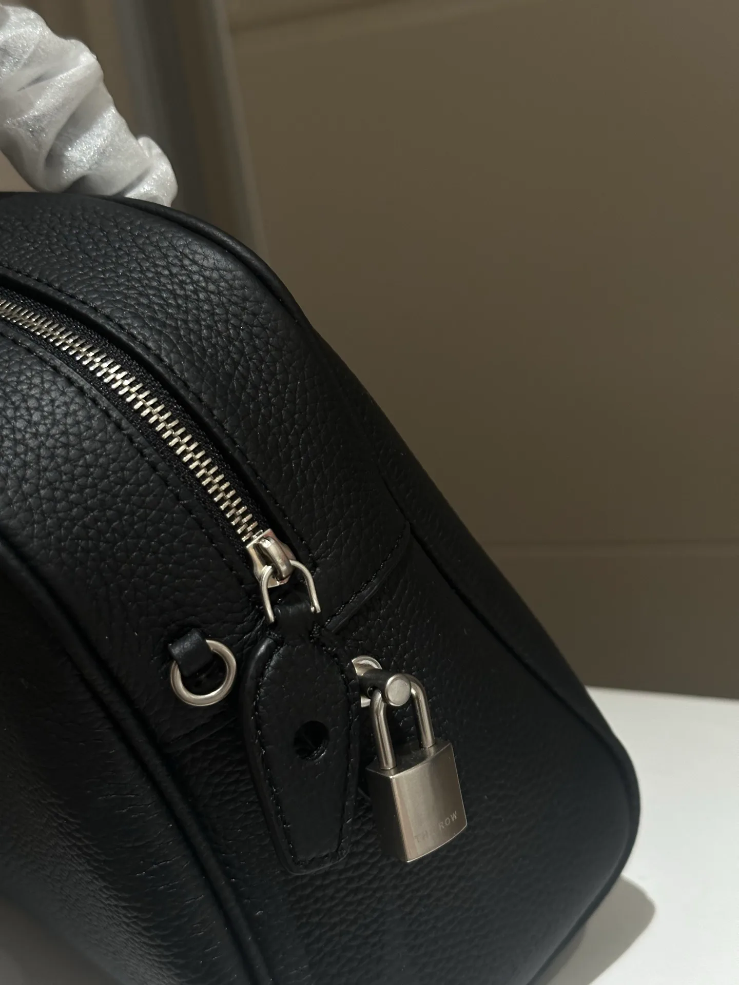 Women's Classic Handbags THE ROW 18088987