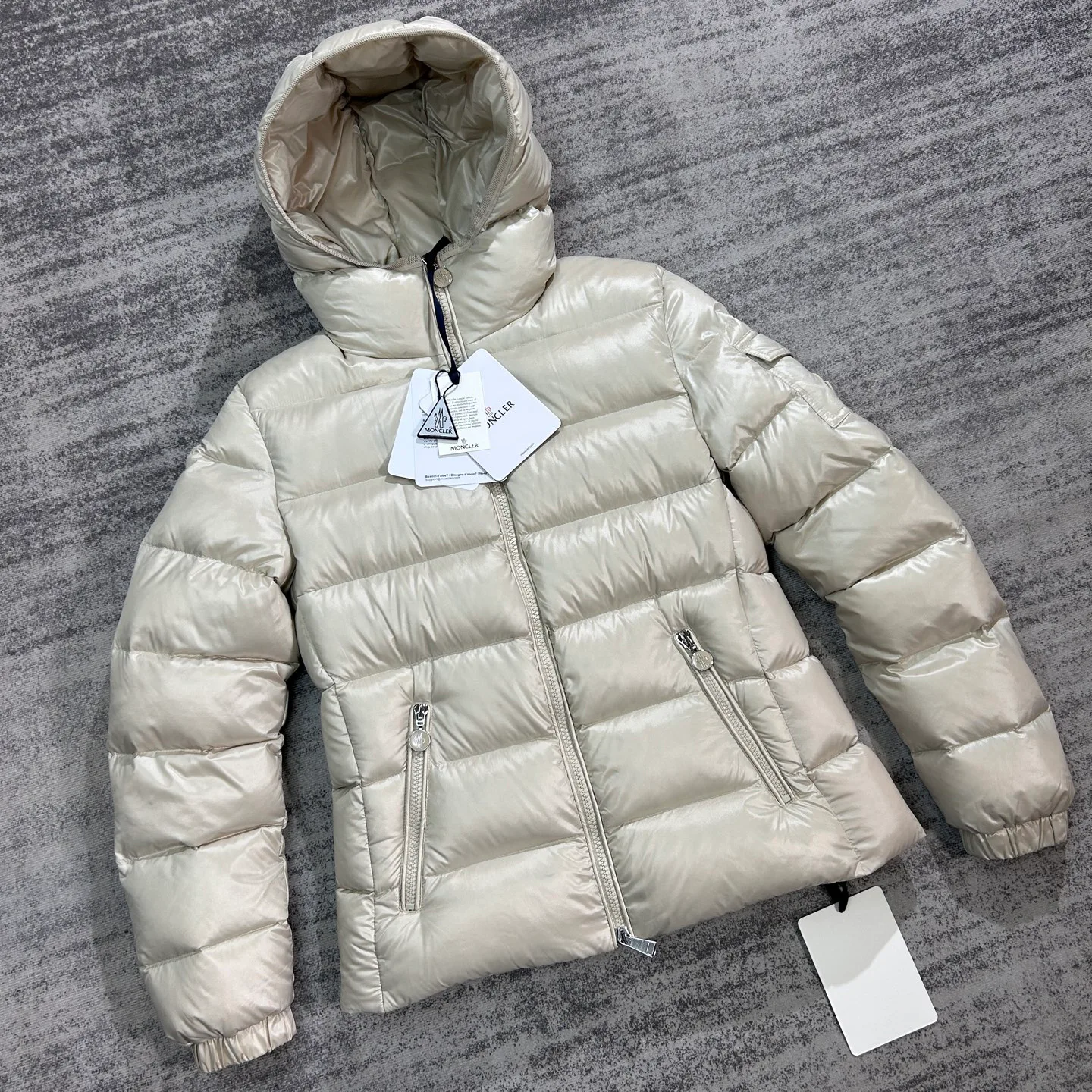 Women's Jackets And Down Jackets MONCLER 18354333