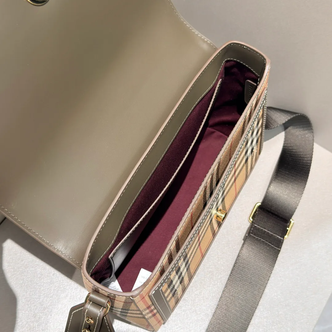 Women's Shoulder Bags BURBERRY 17948665