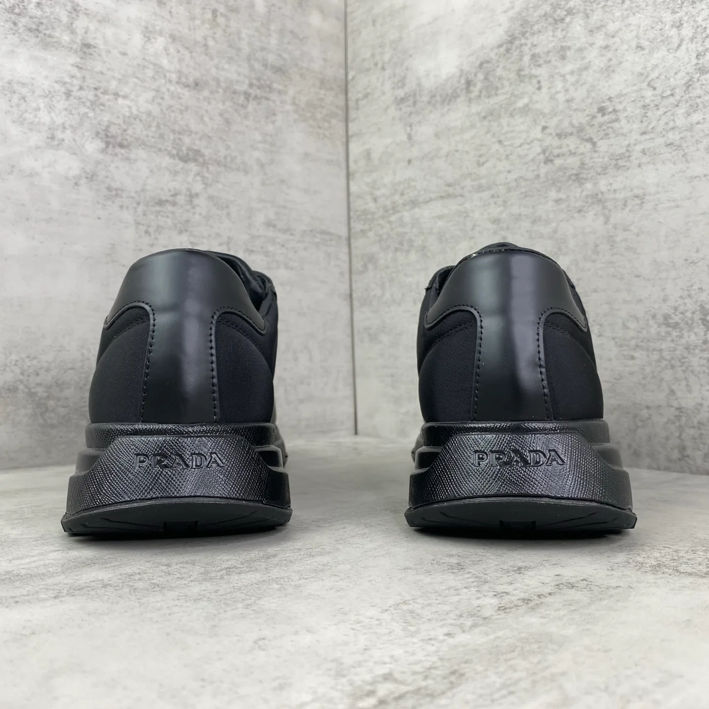Men's Sneakers PRADA 18417490
