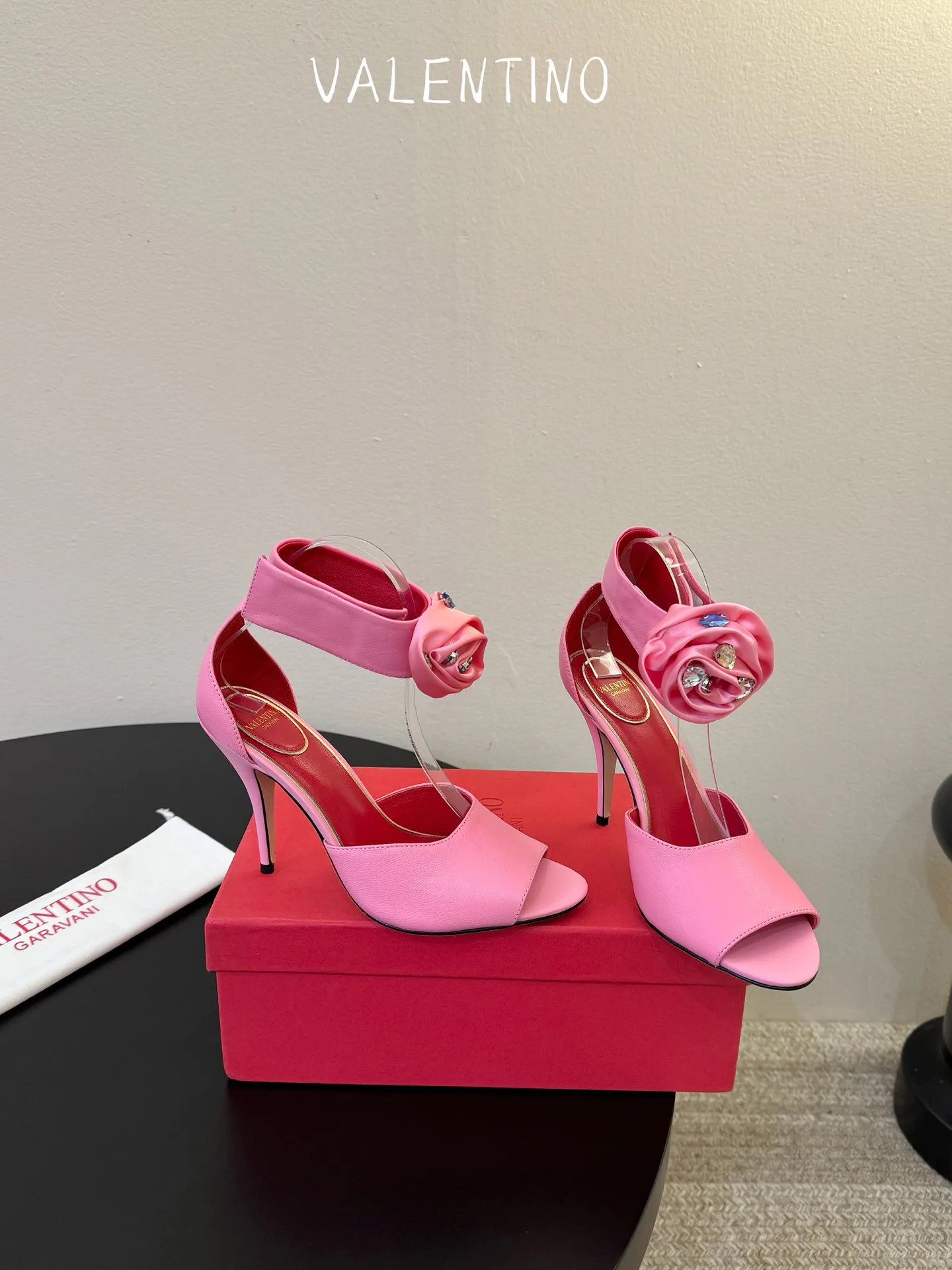 Women's Open-Toe Sandals VALENTINO 17281540