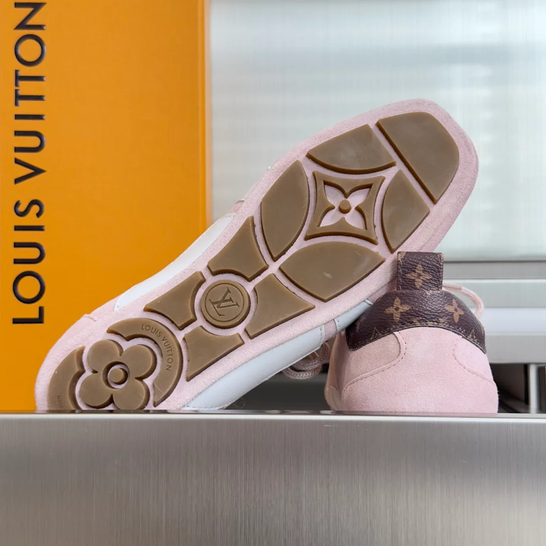 Women's Sneakers LOUIS VUITTON 17780687