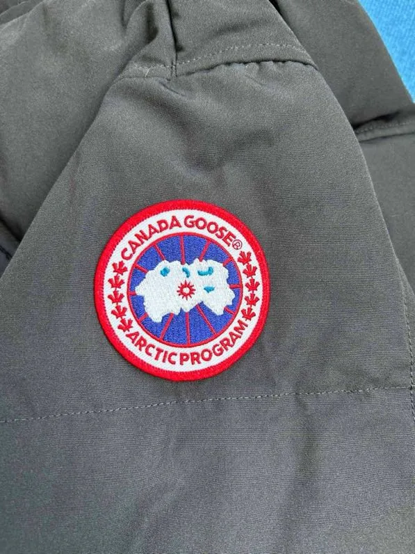 Women's Jackets And Down Jackets CANADA GOOSE 18111609
