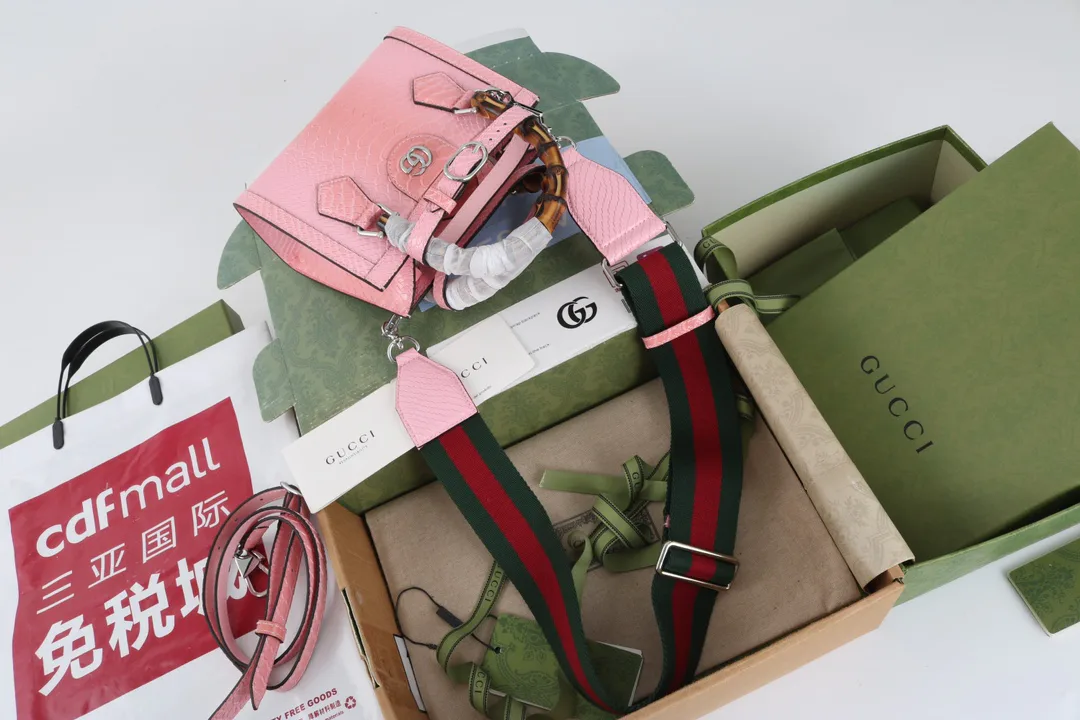 Women's Classic Handbags GUCCI 18065384