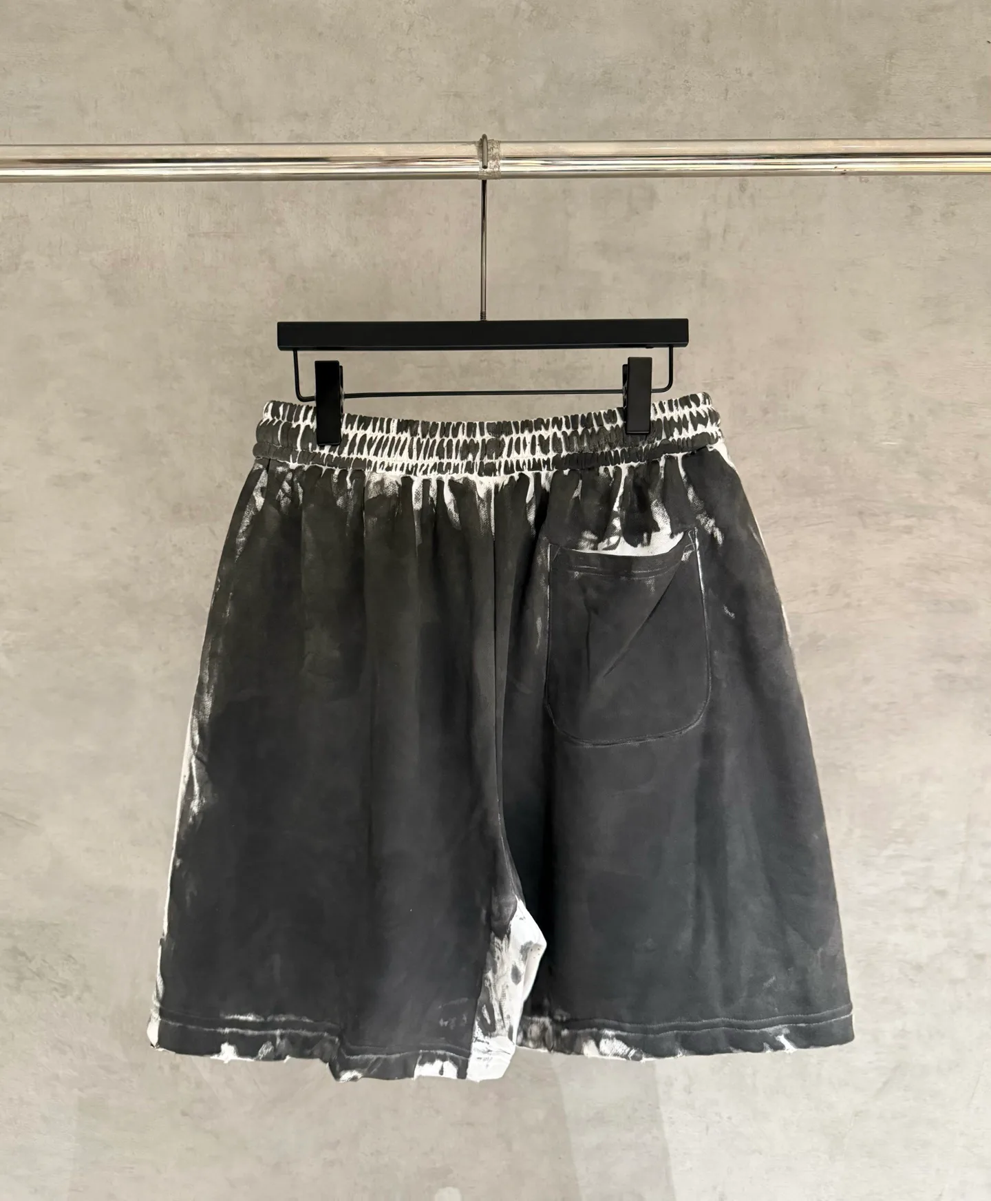 Men's Shorts BALENCIAGA 17436300