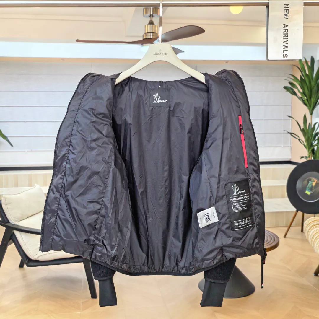 Women's Jackets And Down Jackets MONCLER 18130377