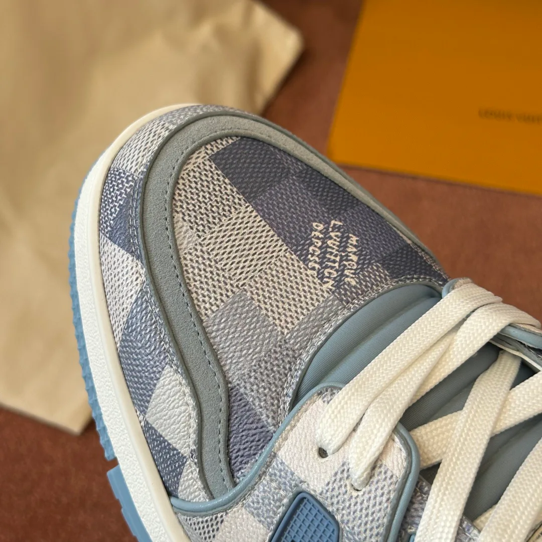 Men's Sneakers LOUIS VUITTON 18039931