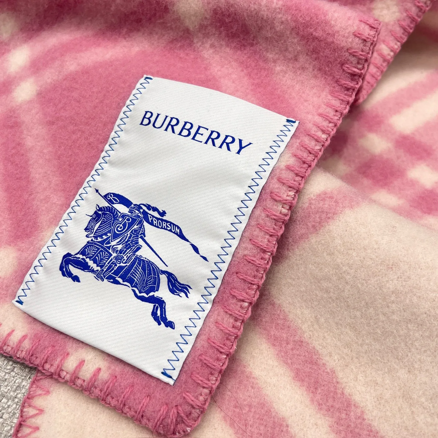 Scarves BURBERRY 17945329
