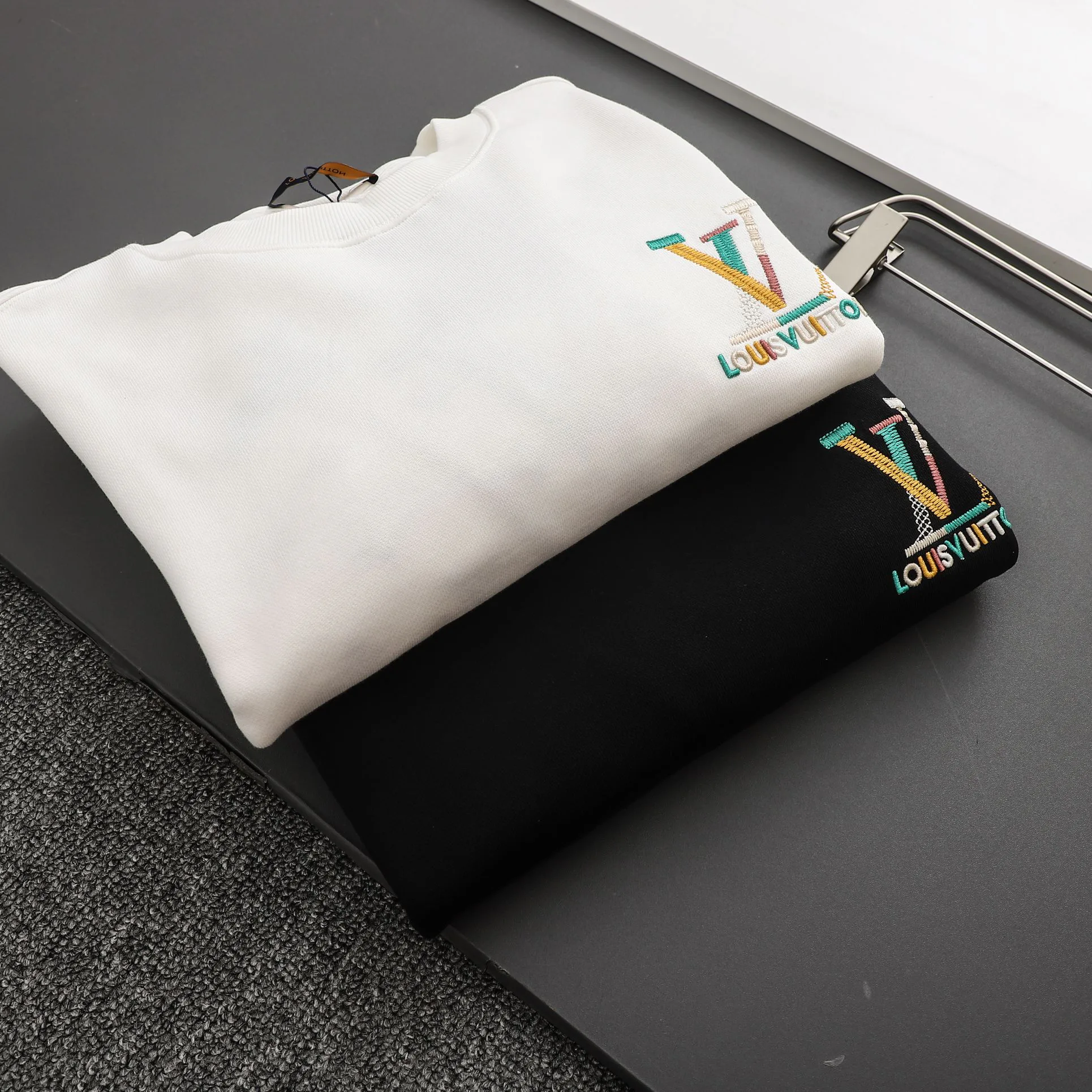 Men's Sweatshirts And Hoodies LOUIS VUITTON 18069546
