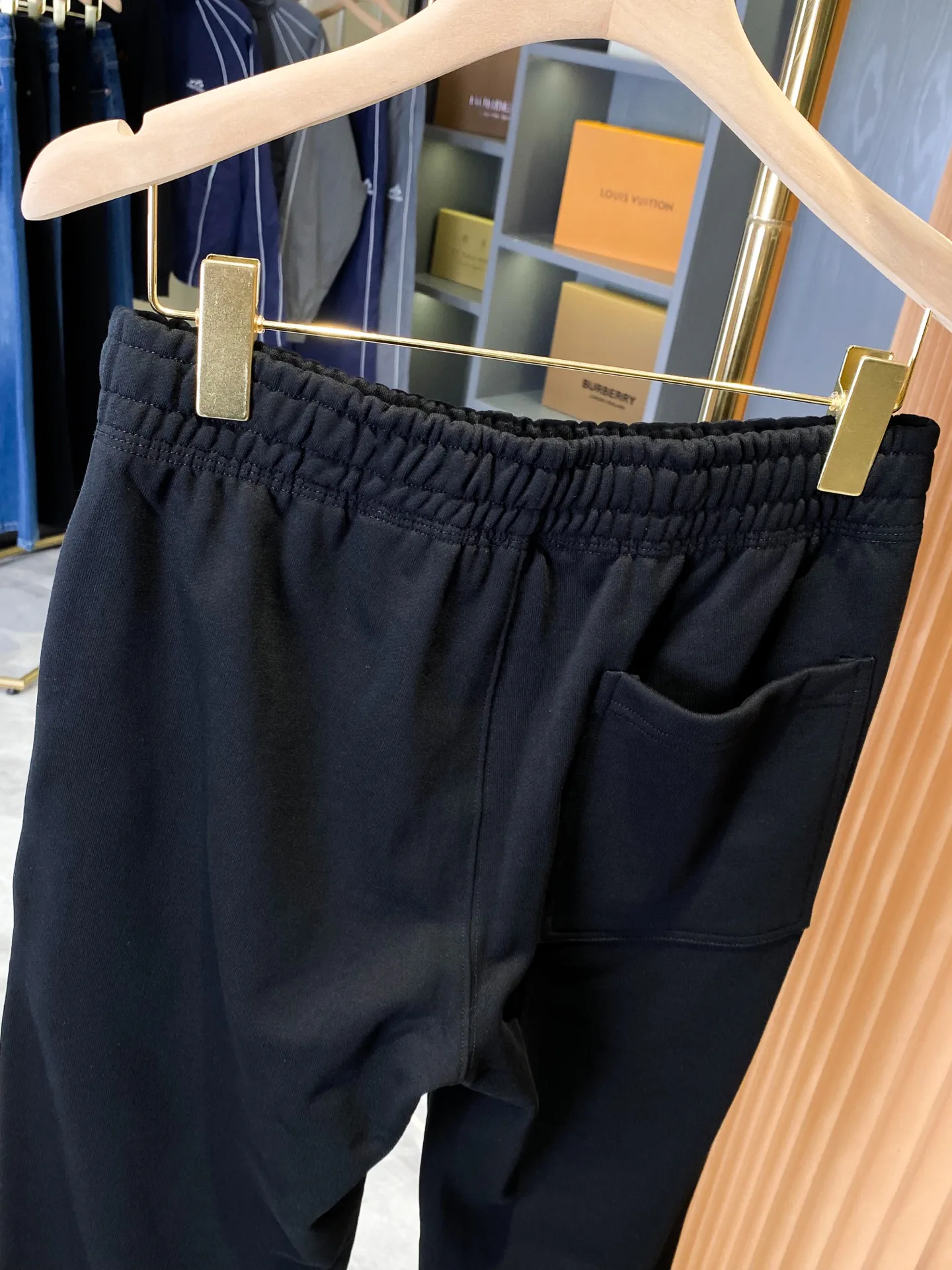 Men's Trousers BURBERRY 18141563