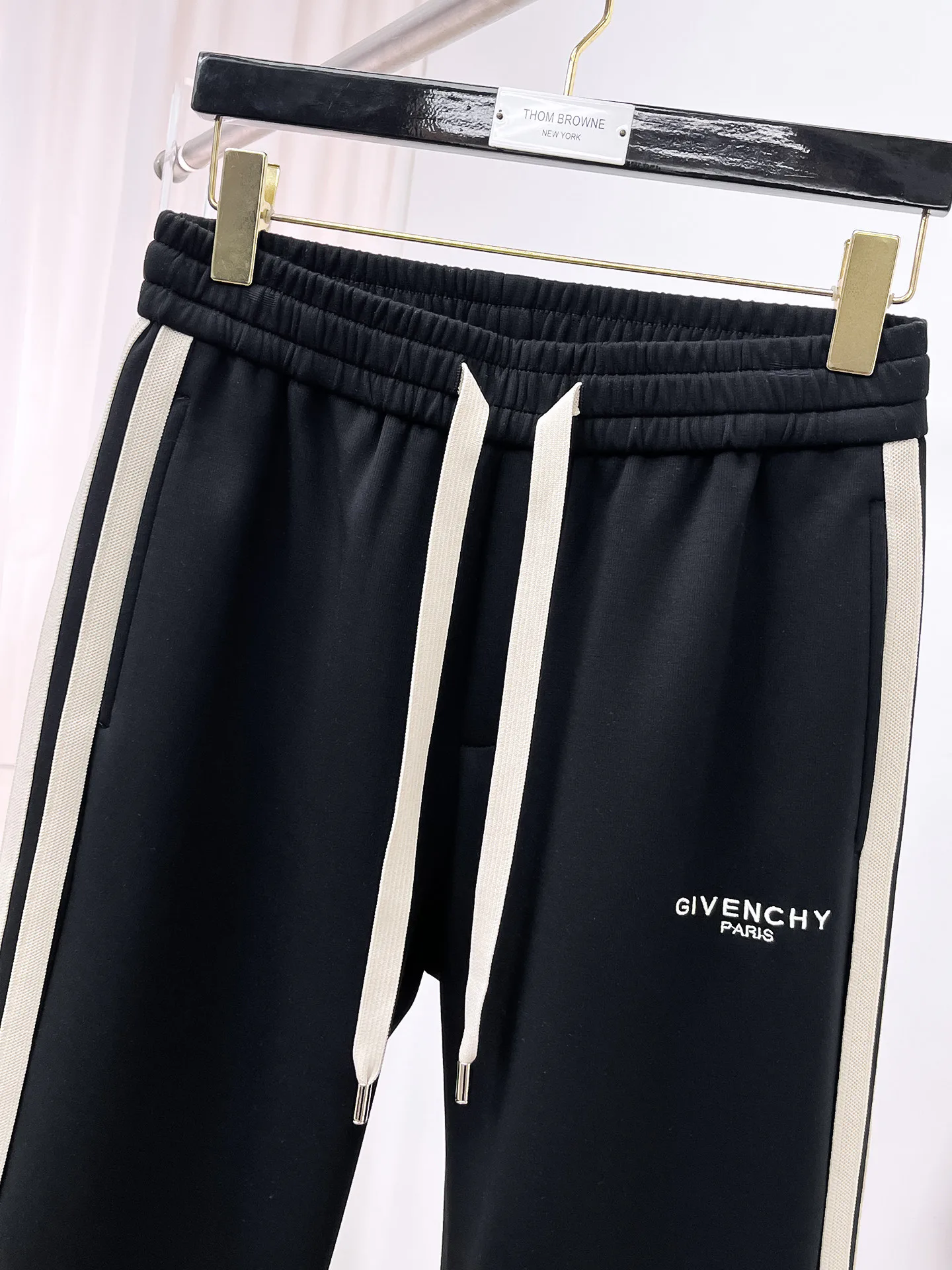 Men's Trousers GIVENCHY 18399392