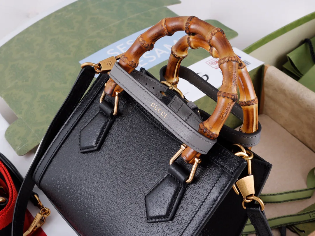 Women's Classic Handbags GUCCI 18065394